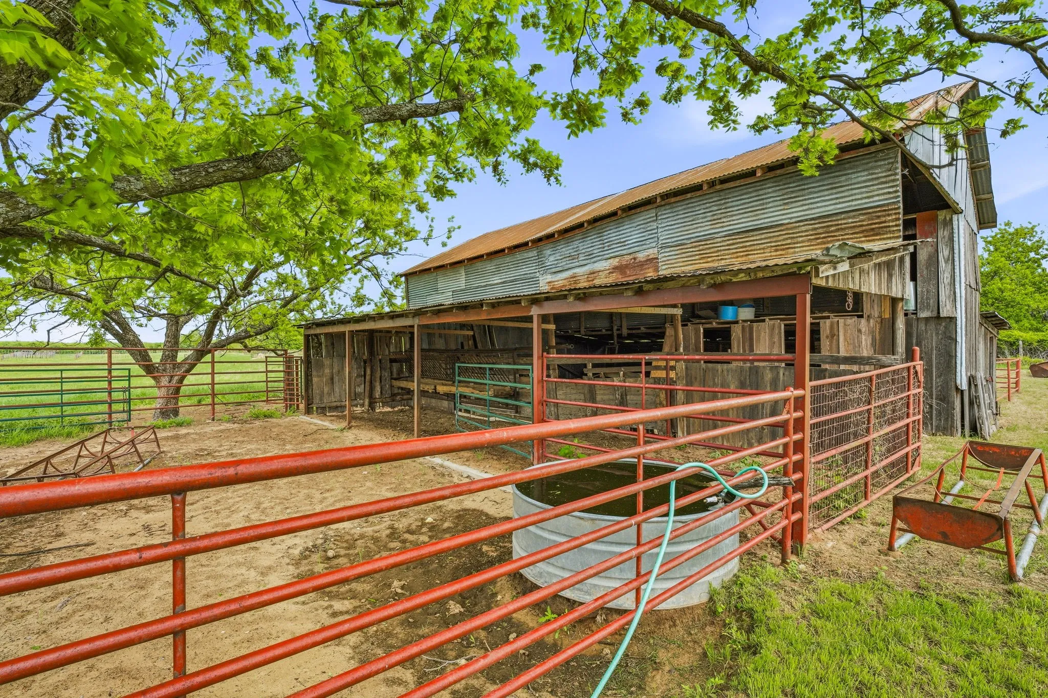 Farm For Sale in Comanche County , 3480 Fm 1496, Dublin, Texas 76446, 3 Bedroom, 2 Bathroom, Garage spaces, 1,974 Sqft, built in 1962, mls#21244956, Real Estate Agent in Dublin, Homes For Sale in Comanche county, Homes For Sale in Dublin, Realtor in Dublin Texas, Real Estate Brokerage Independent Realty Texas, Luminita Cordes Realtor