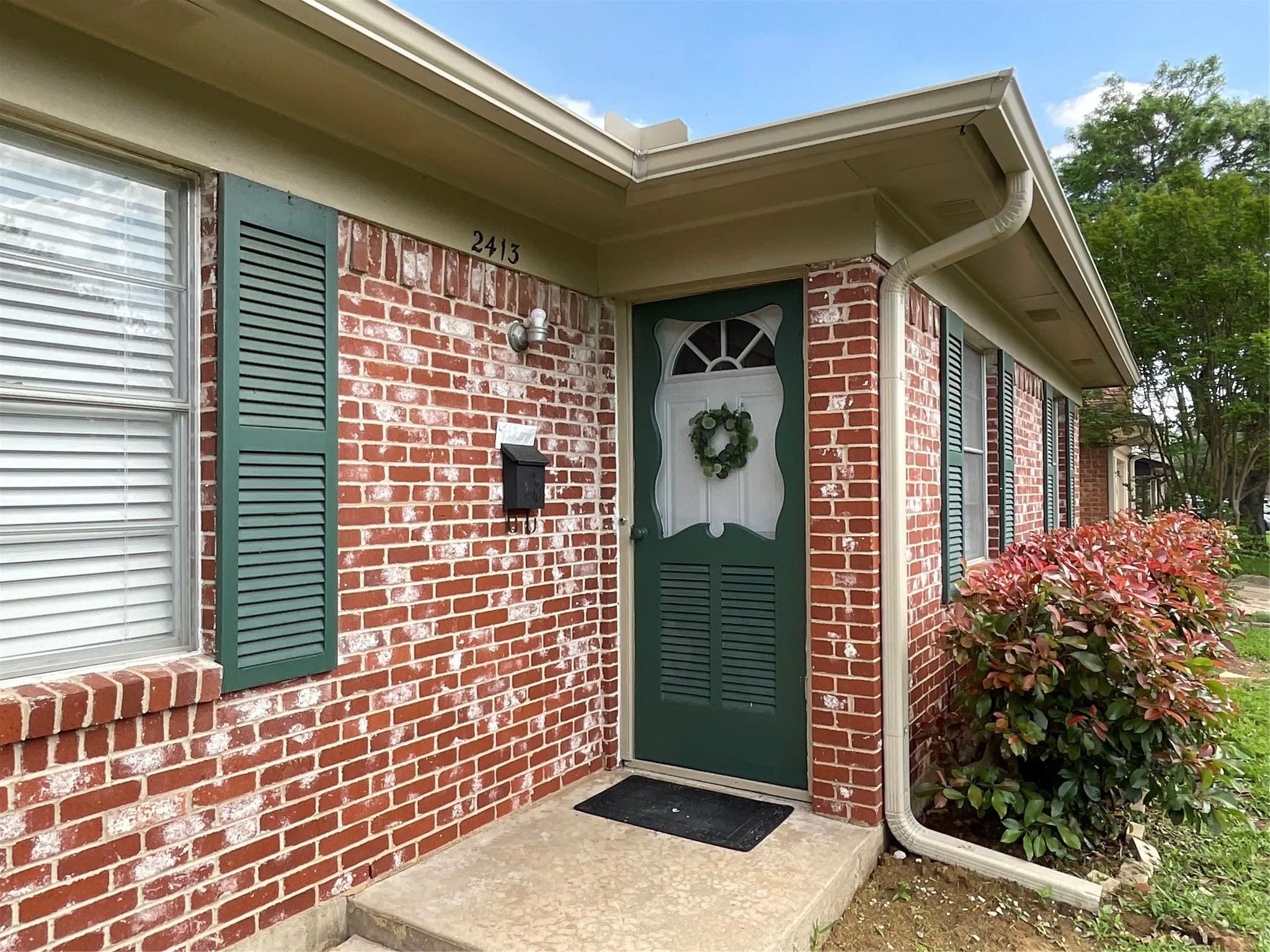 Entry to 2413