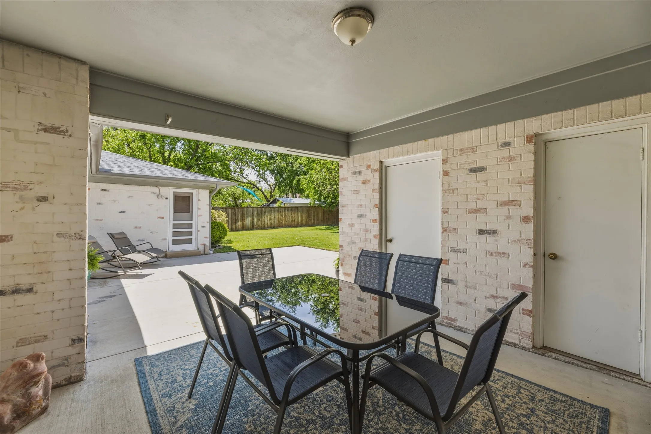 Single Family Residence For Sale in Denton County , 535 Degan Avenue, Lewisville, Texas 75057, 3 Bedroom, 2 Bathroom, 2 Garage spaces, 2,635 Sqft, built in 1962, Preowned, mls#21238979, Real Estate Agent in Lewisville, Homes For Sale in Denton county, Homes For Sale in Lewisville, Realtor in Lewisville Texas, Real Estate Brokerage Independent Realty Texas, Luminita Cordes Realtor