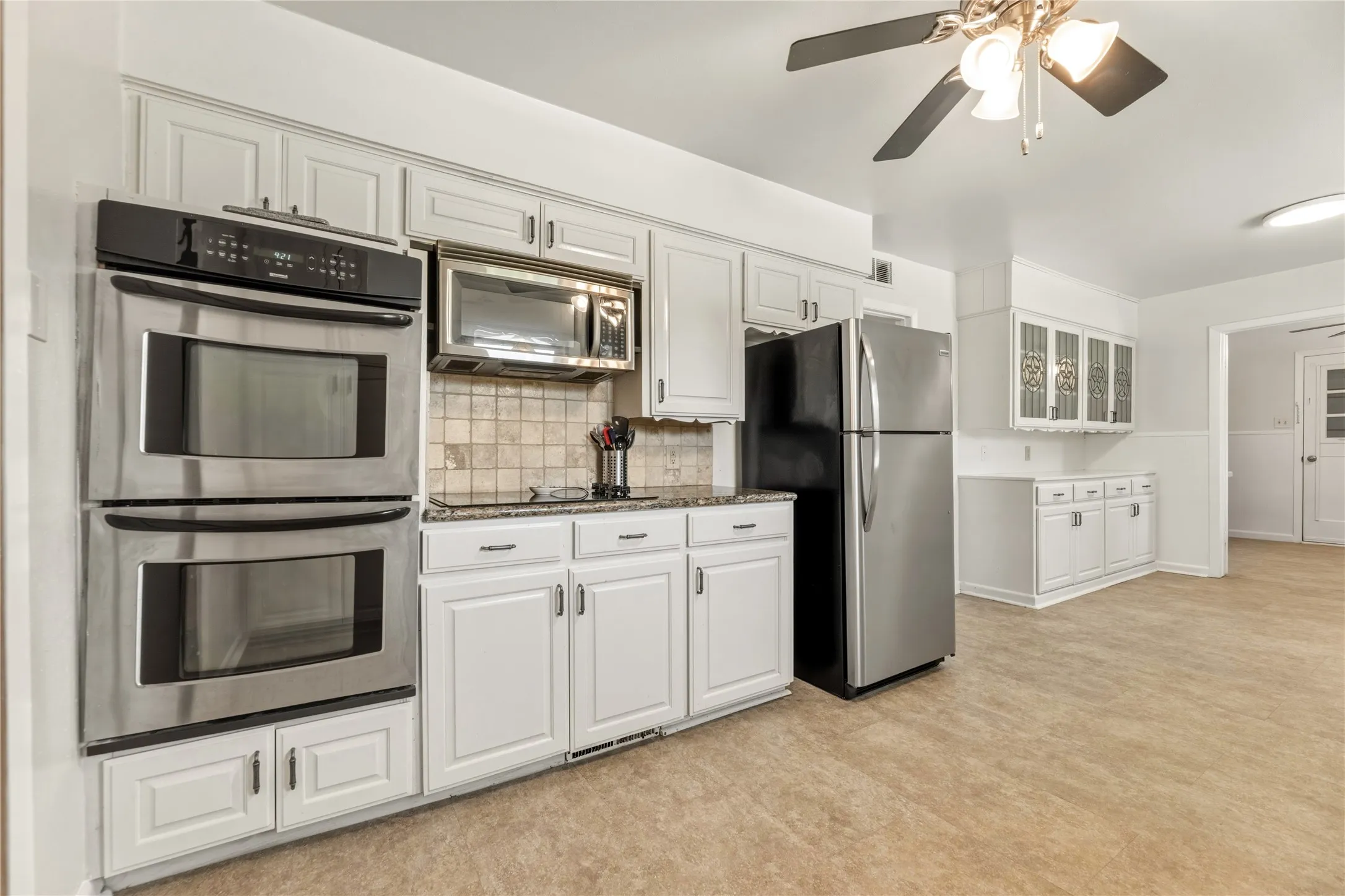 Single Family Residence For Sale in Denton County , 535 Degan Avenue, Lewisville, Texas 75057, 3 Bedroom, 2 Bathroom, 2 Garage spaces, 2,635 Sqft, built in 1962, Preowned, mls#21238979, Real Estate Agent in Lewisville, Homes For Sale in Denton county, Homes For Sale in Lewisville, Realtor in Lewisville Texas, Real Estate Brokerage Independent Realty Texas, Luminita Cordes Realtor
