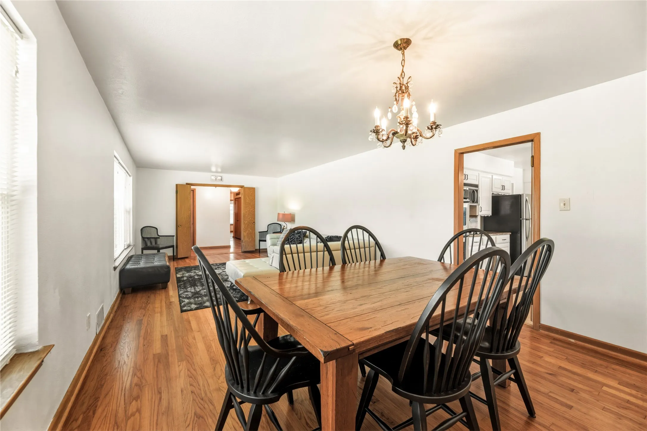 Single Family Residence For Sale in Denton County , 535 Degan Avenue, Lewisville, Texas 75057, 3 Bedroom, 2 Bathroom, 2 Garage spaces, 2,635 Sqft, built in 1962, Preowned, mls#21238979, Real Estate Agent in Lewisville, Homes For Sale in Denton county, Homes For Sale in Lewisville, Realtor in Lewisville Texas, Real Estate Brokerage Independent Realty Texas, Luminita Cordes Realtor