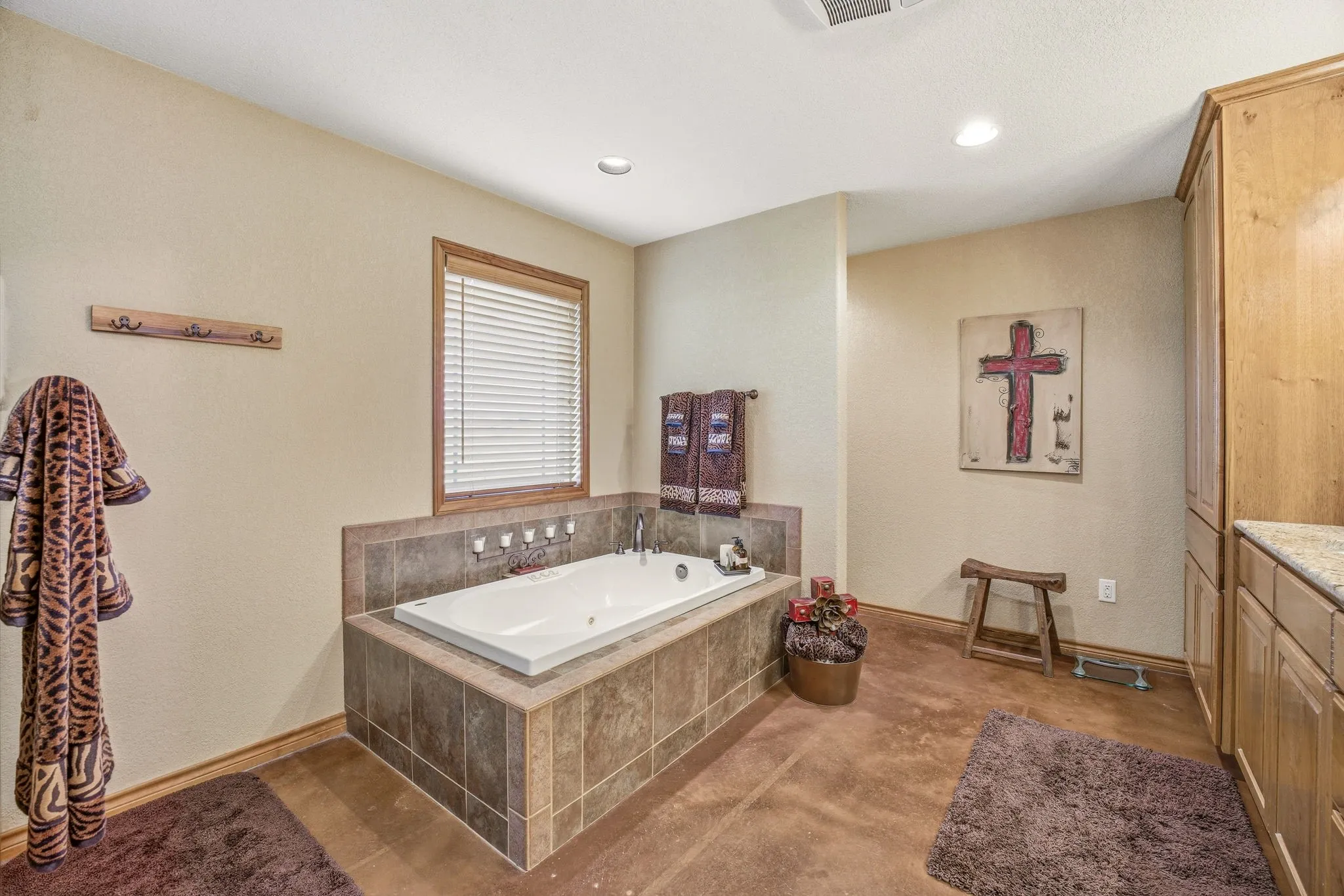 Farm For Sale in Comanche County , 2548 Fm 1496, Dublin, Texas 76446, 4 Bedroom, 3 Bathroom, Garage spaces, 2,828 Sqft, built in 2007, mls#21245026, Real Estate Agent in Dublin, Homes For Sale in Comanche county, Homes For Sale in Dublin, Realtor in Dublin Texas, Real Estate Brokerage Independent Realty Texas, Luminita Cordes Realtor