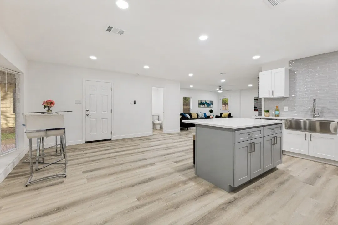Single Family Residence For Sale in Dallas County , 12436 Oberlin Drive, Dallas, Texas 75243, 4 Bedrooms, 3 Bathrooms, Garage spaces, 2,076 Sqft, built in 1958, Price $440,000, mls#21242225, Real Estate Agent in Dallas, Homes For Sale in Dallas county, Homes For Sale in Dallas, Realtor in Dallas Texas, Real Estate Brokerage Independent Realty Texas, Luminita Cordes Realtor