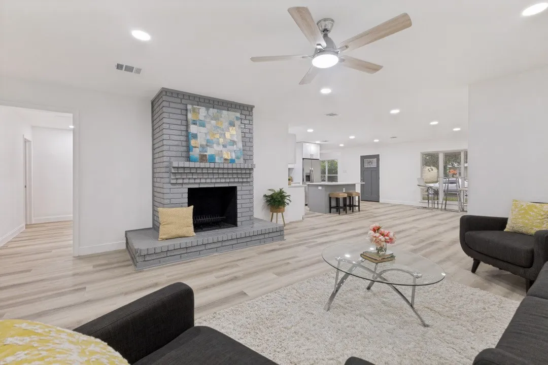 Single Family Residence For Sale in Dallas County , 12436 Oberlin Drive, Dallas, Texas 75243, 4 Bedrooms, 3 Bathrooms, Garage spaces, 2,076 Sqft, built in 1958, Price $440,000, mls#21242225, Real Estate Agent in Dallas, Homes For Sale in Dallas county, Homes For Sale in Dallas, Realtor in Dallas Texas, Real Estate Brokerage Independent Realty Texas, Luminita Cordes Realtor