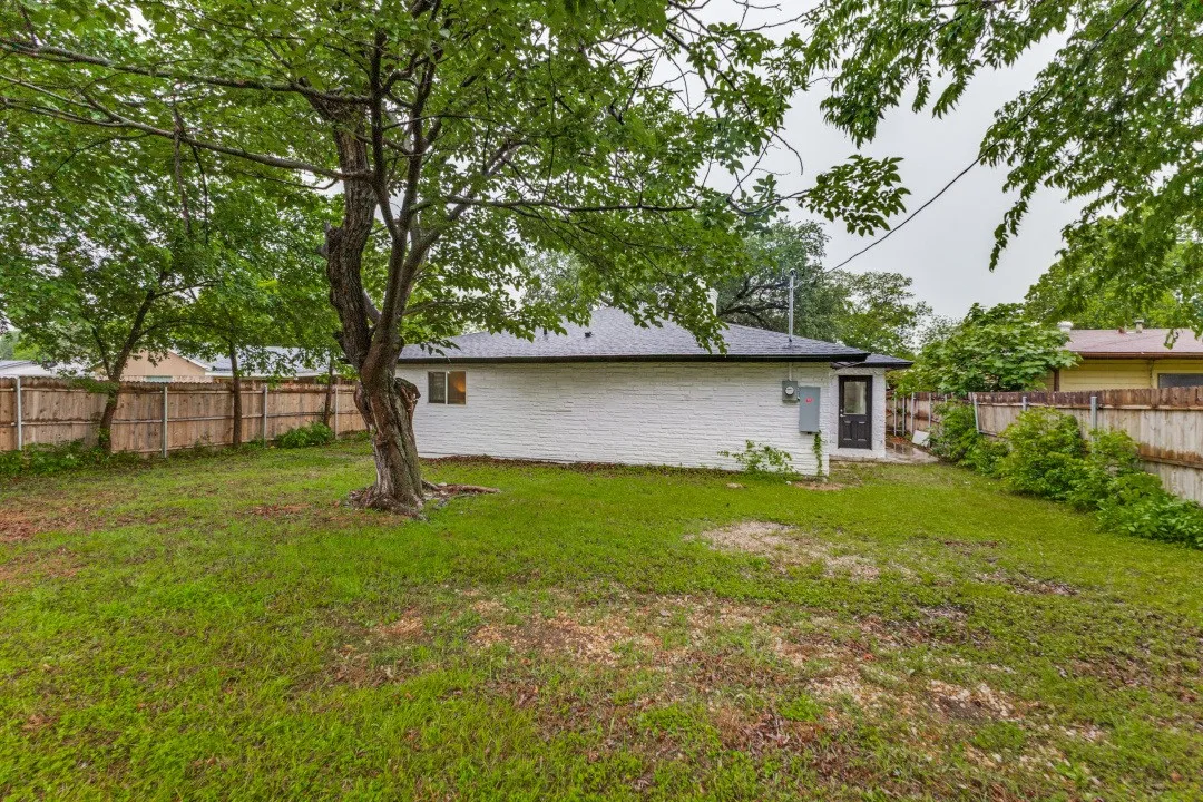 Single Family Residence For Sale in Dallas County , 12436 Oberlin Drive, Dallas, Texas 75243, 4 Bedrooms, 3 Bathrooms, Garage spaces, 2,076 Sqft, built in 1958, Price $440,000, mls#21242225, Real Estate Agent in Dallas, Homes For Sale in Dallas county, Homes For Sale in Dallas, Realtor in Dallas Texas, Real Estate Brokerage Independent Realty Texas, Luminita Cordes Realtor