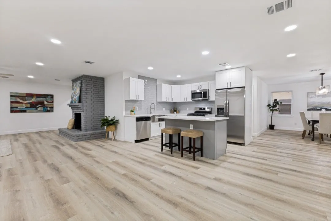 Single Family Residence For Sale in Dallas County , 12436 Oberlin Drive, Dallas, Texas 75243, 4 Bedrooms, 3 Bathrooms, Garage spaces, 2,076 Sqft, built in 1958, Price $440,000, mls#21242225, Real Estate Agent in Dallas, Homes For Sale in Dallas county, Homes For Sale in Dallas, Realtor in Dallas Texas, Real Estate Brokerage Independent Realty Texas, Luminita Cordes Realtor