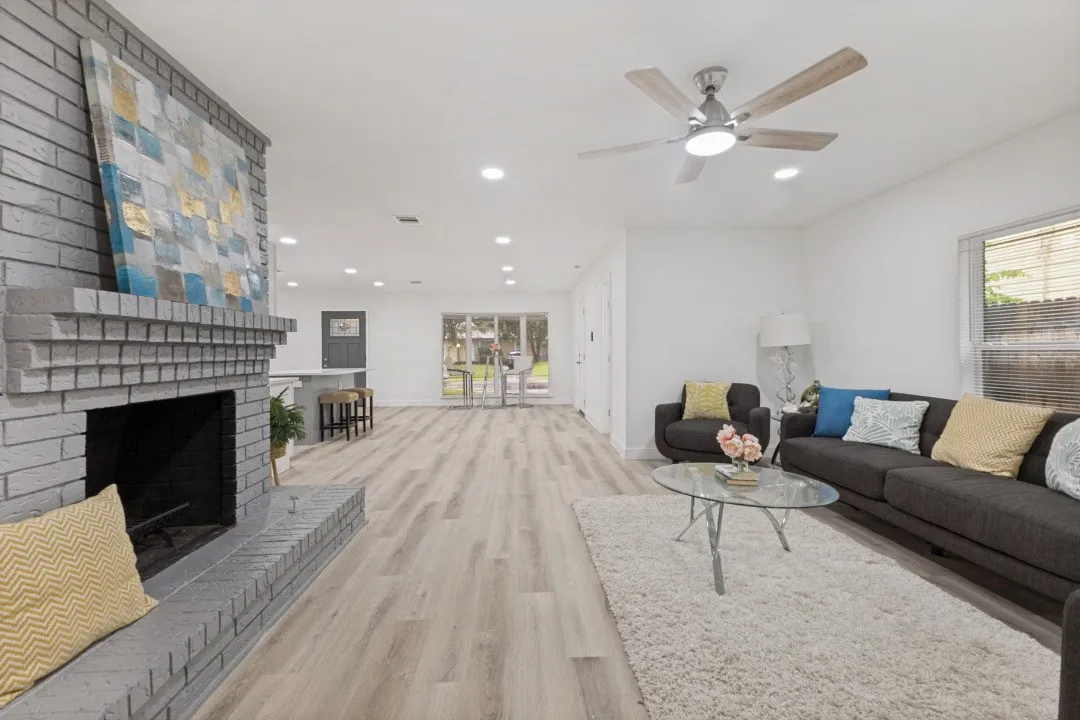 Single Family Residence For Sale in Dallas County , 12436 Oberlin Drive, Dallas, Texas 75243, 4 Bedrooms, 3 Bathrooms, Garage spaces, 2,076 Sqft, built in 1958, Price $440,000, mls#21242225, Real Estate Agent in Dallas, Homes For Sale in Dallas county, Homes For Sale in Dallas, Realtor in Dallas Texas, Real Estate Brokerage Independent Realty Texas, Luminita Cordes Realtor