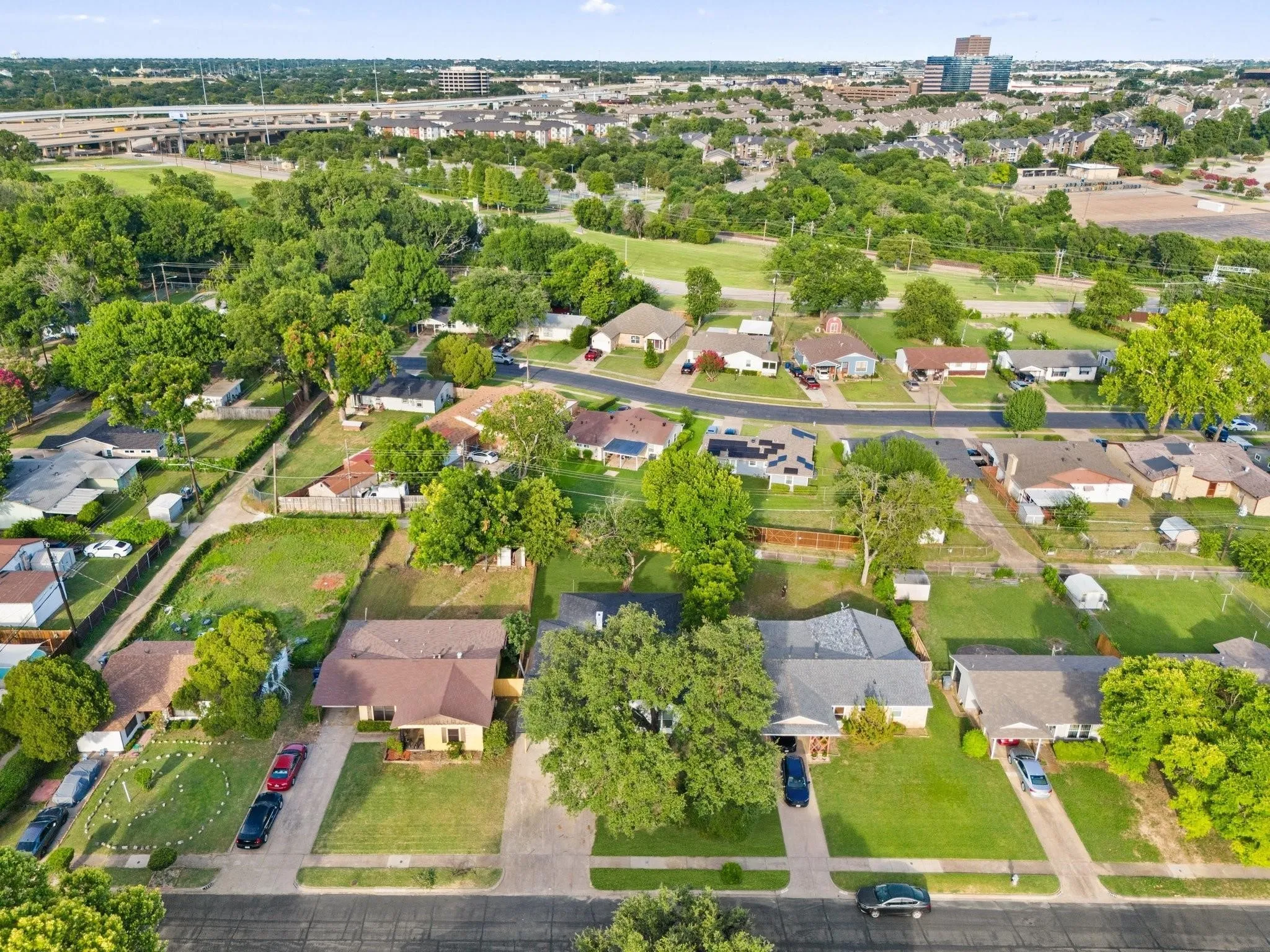Single Family Residence For Sale in Dallas County , 12436 Oberlin Drive, Dallas, Texas 75243, 4 Bedrooms, 3 Bathrooms, Garage spaces, 2,076 Sqft, built in 1958, Price $440,000, mls#21242225, Real Estate Agent in Dallas, Homes For Sale in Dallas county, Homes For Sale in Dallas, Realtor in Dallas Texas, Real Estate Brokerage Independent Realty Texas, Luminita Cordes Realtor