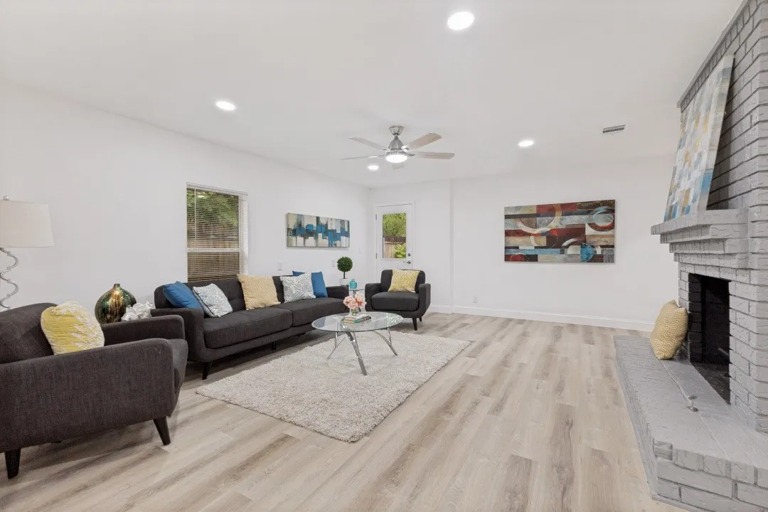 Single Family Residence For Sale in Dallas County , 12436 Oberlin Drive, Dallas, Texas 75243, 4 Bedrooms, 3 Bathrooms, Garage spaces, 2,076 Sqft, built in 1958, Price $440,000, mls#21242225, Real Estate Agent in Dallas, Homes For Sale in Dallas county, Homes For Sale in Dallas, Realtor in Dallas Texas, Real Estate Brokerage Independent Realty Texas, Luminita Cordes Realtor