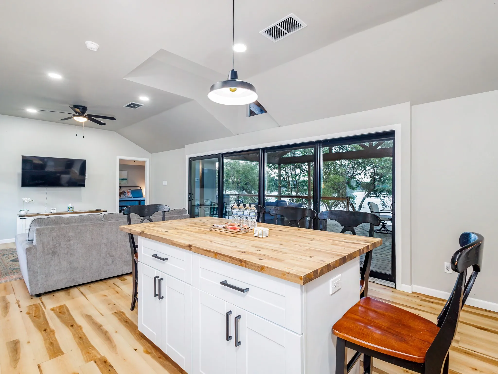 Single Family Residence For Sale in Brown County , 7950 County Road 550, Brownwood, Texas 76801, 3 Bedrooms, 2 Bathrooms, Garage spaces, 1,248 Sqft, built in 2023, Price $375,000, mls#21245406, Real Estate Agent in Brownwood, Homes For Sale in Brown county, Homes For Sale in Brownwood, Realtor in Brownwood Texas, Real Estate Brokerage Independent Realty Texas, Luminita Cordes Realtor