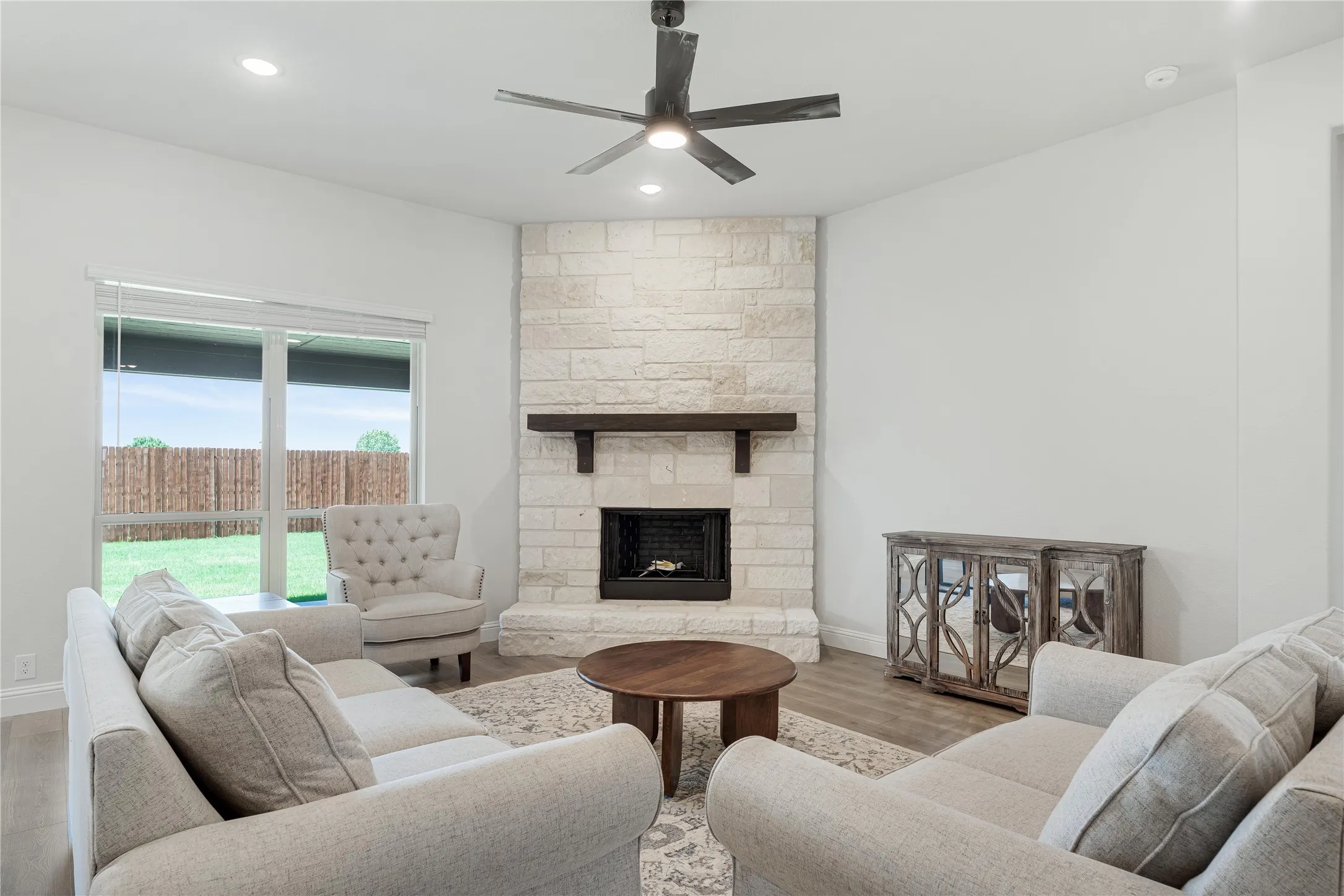 Single Family Residence For Sale in Hood County , 420 Carnero Drive, Granbury, Texas 76048, 3 Bedroom, 2 Bathroom, 2 Garage spaces, 2,314 Sqft, built in 2026, New Construction - Incomplete, mls#21245459, Real Estate Agent in Granbury, Homes For Sale in Hood county, Homes For Sale in Granbury, Realtor in Granbury Texas, Real Estate Brokerage Independent Realty Texas, Luminita Cordes Realtor