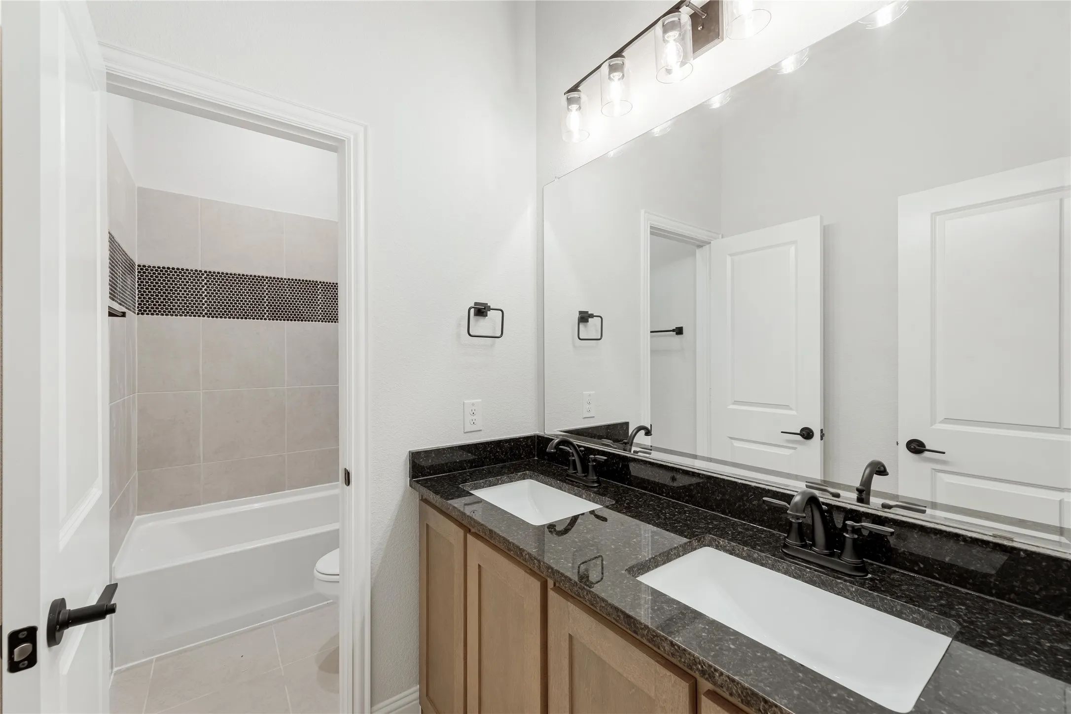 Single Family Residence For Sale in Hood County , 420 Carnero Drive, Granbury, Texas 76048, 3 Bedroom, 2 Bathroom, 2 Garage spaces, 2,314 Sqft, built in 2026, New Construction - Incomplete, mls#21245459, Real Estate Agent in Granbury, Homes For Sale in Hood county, Homes For Sale in Granbury, Realtor in Granbury Texas, Real Estate Brokerage Independent Realty Texas, Luminita Cordes Realtor
