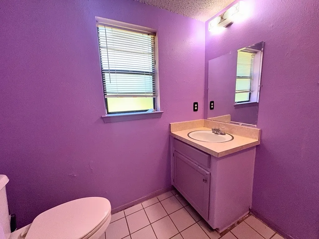 Single Family Residence For Rent in Tarrant County , 1613 Edge Hill Road, Benbrook, Texas 76126, 3 Bedroom, 2 Bathroom, 2 Garage spaces, 1,568 Sqft, built in 1977, Preowned, mls#21245465, Real Estate Agent in Benbrook, Homes For Rent in Tarrant county, Homes For Rent in Benbrook, Realtor in Benbrook Texas, Real Estate Brokerage Independent Realty Texas, Luminita Cordes Realtor