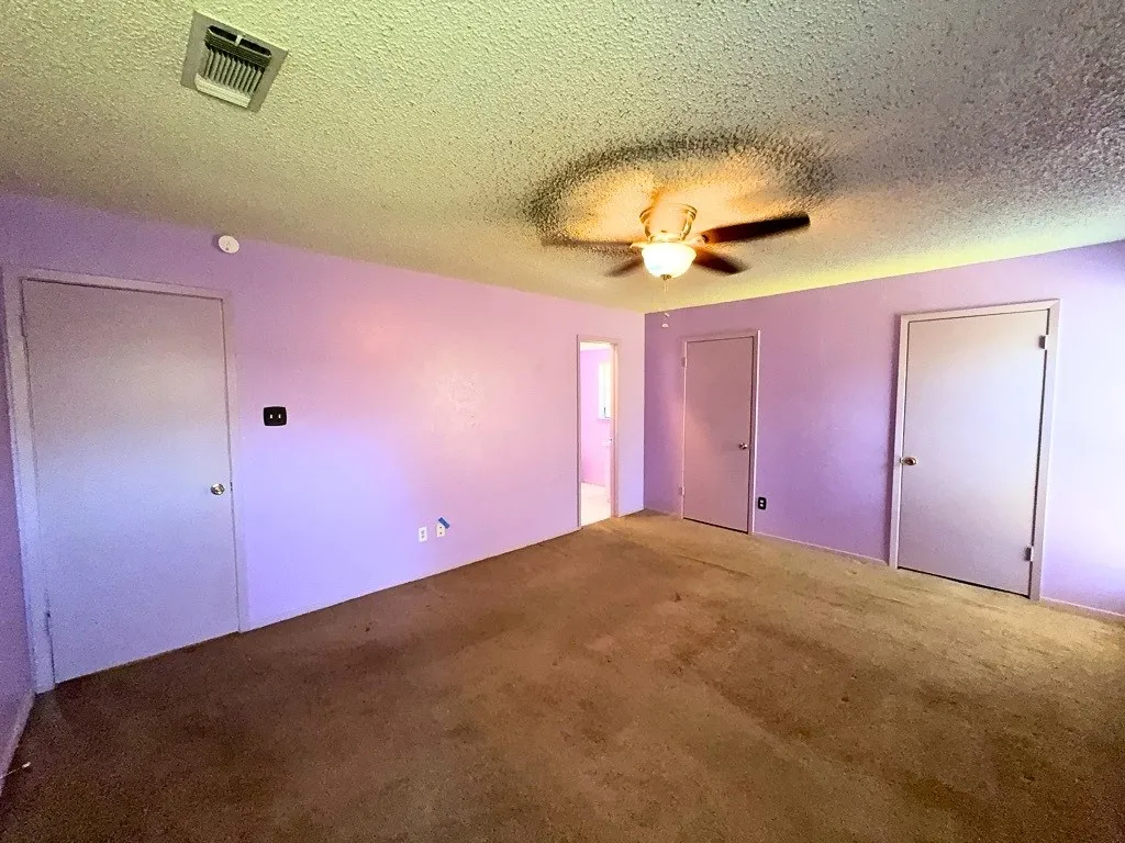 Single Family Residence For Rent in Tarrant County , 1613 Edge Hill Road, Benbrook, Texas 76126, 3 Bedroom, 2 Bathroom, 2 Garage spaces, 1,568 Sqft, built in 1977, Preowned, mls#21245465, Real Estate Agent in Benbrook, Homes For Rent in Tarrant county, Homes For Rent in Benbrook, Realtor in Benbrook Texas, Real Estate Brokerage Independent Realty Texas, Luminita Cordes Realtor