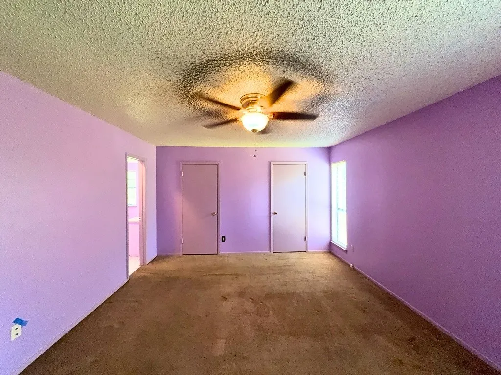 Single Family Residence For Rent in Tarrant County , 1613 Edge Hill Road, Benbrook, Texas 76126, 3 Bedroom, 2 Bathroom, 2 Garage spaces, 1,568 Sqft, built in 1977, Preowned, mls#21245465, Real Estate Agent in Benbrook, Homes For Rent in Tarrant county, Homes For Rent in Benbrook, Realtor in Benbrook Texas, Real Estate Brokerage Independent Realty Texas, Luminita Cordes Realtor