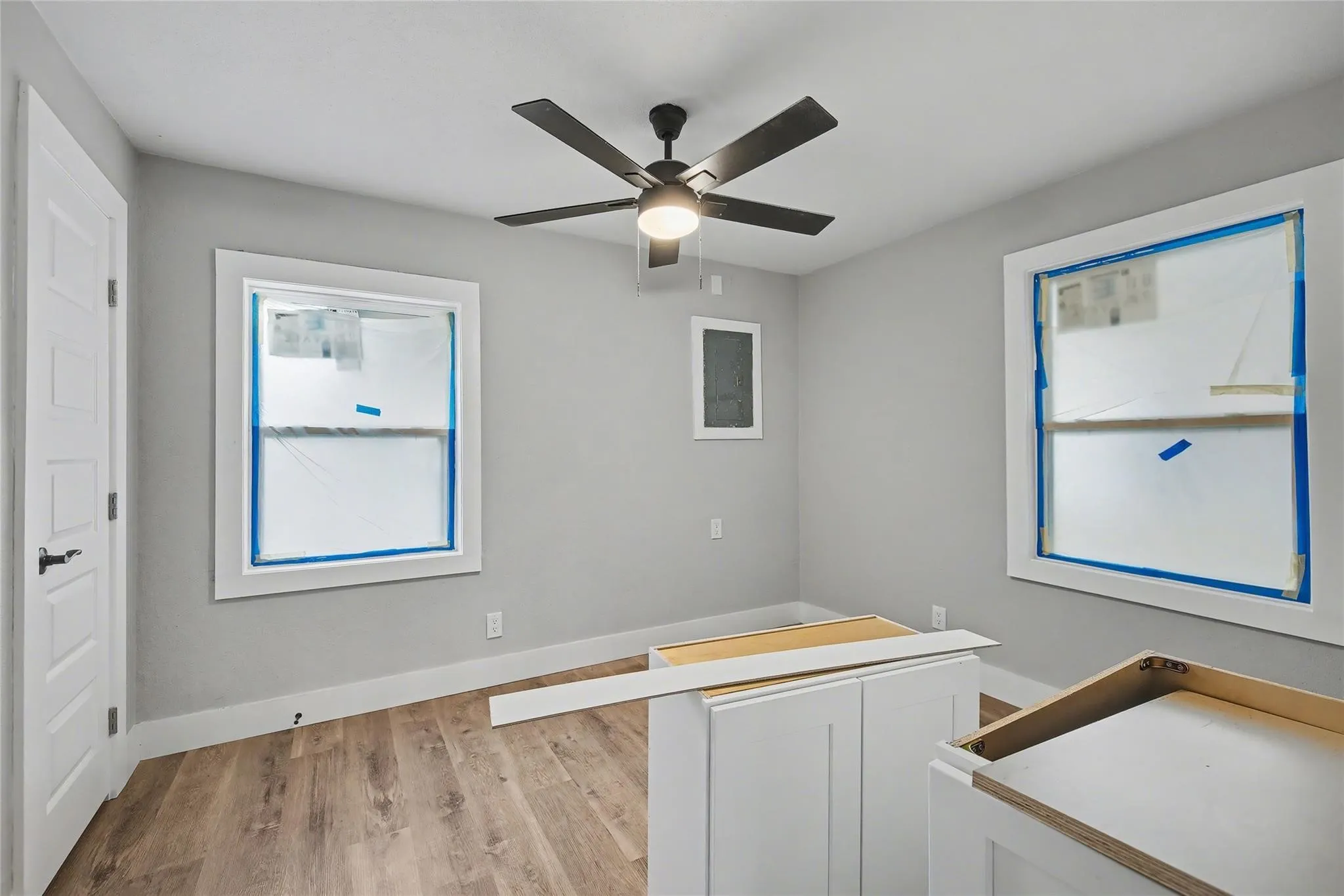 Single Family Residence For Rent in Tarrant County , 4220 Ramey Avenue, Fort Worth, Texas 76105, 2 Bedroom, 1 Bathroom, Garage spaces, 832 Sqft, built in 1955, Price $1,580, mls#21245476, Real Estate Agent in Fort Worth, Homes For Rent in Tarrant county, Homes For Rent in Fort Worth, Realtor in Fort Worth Texas, Real Estate Brokerage Independent Realty Texas, Luminita Cordes Realtor