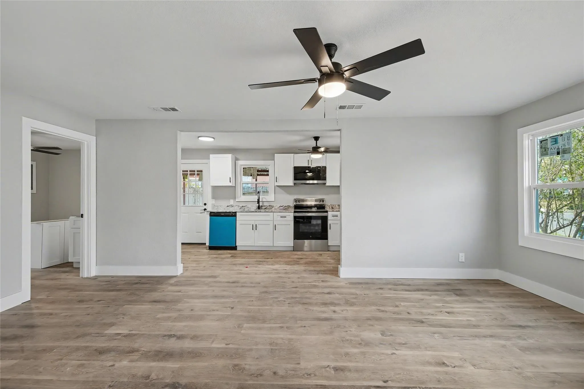 Single Family Residence For Rent in Tarrant County , 4220 Ramey Avenue, Fort Worth, Texas 76105, 2 Bedroom, 1 Bathroom, Garage spaces, 832 Sqft, built in 1955, Price $1,580, mls#21245476, Real Estate Agent in Fort Worth, Homes For Rent in Tarrant county, Homes For Rent in Fort Worth, Realtor in Fort Worth Texas, Real Estate Brokerage Independent Realty Texas, Luminita Cordes Realtor
