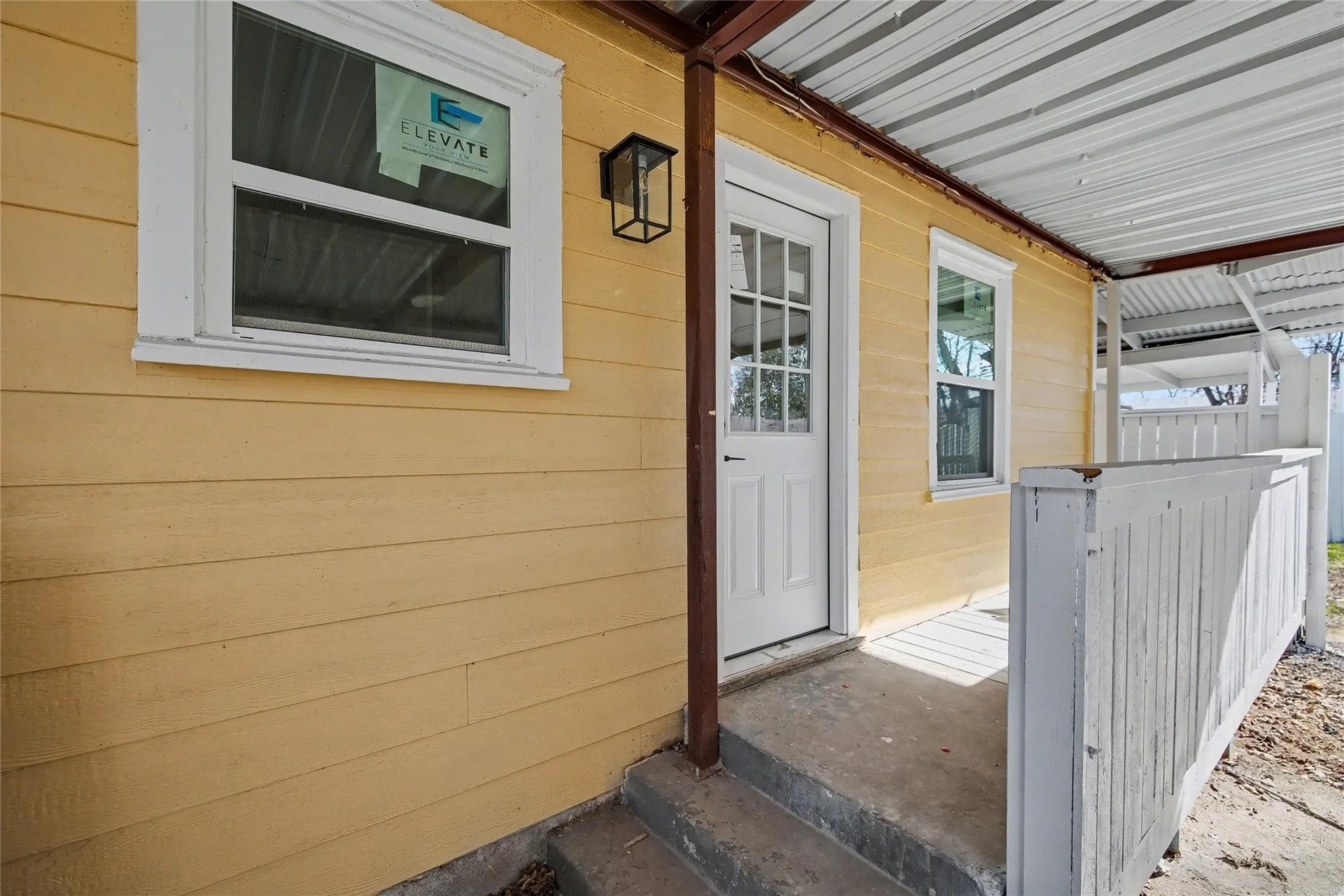Single Family Residence For Rent in Tarrant County , 4220 Ramey Avenue, Fort Worth, Texas 76105, 2 Bedroom, 1 Bathroom, Garage spaces, 832 Sqft, built in 1955, Price $1,580, mls#21245476, Real Estate Agent in Fort Worth, Homes For Rent in Tarrant county, Homes For Rent in Fort Worth, Realtor in Fort Worth Texas, Real Estate Brokerage Independent Realty Texas, Luminita Cordes Realtor