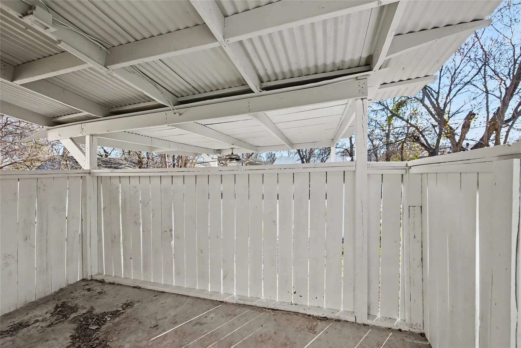 Single Family Residence For Rent in Tarrant County , 4220 Ramey Avenue, Fort Worth, Texas 76105, 2 Bedroom, 1 Bathroom, Garage spaces, 832 Sqft, built in 1955, Price $1,580, mls#21245476, Real Estate Agent in Fort Worth, Homes For Rent in Tarrant county, Homes For Rent in Fort Worth, Realtor in Fort Worth Texas, Real Estate Brokerage Independent Realty Texas, Luminita Cordes Realtor