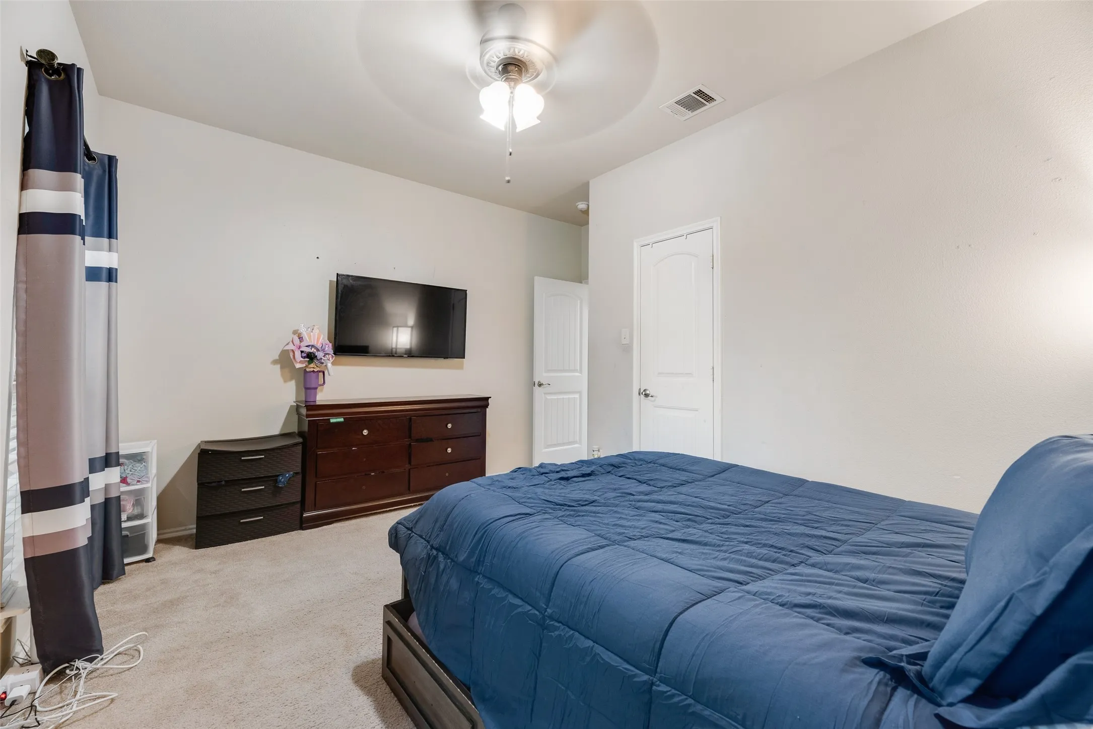 Single Family Residence For Sale in Kaufman County , 4004 Red Rock Drive, Heartland, Texas 75126, 3 Bedroom, 2 Bathroom, 2 Garage spaces, 1,471 Sqft, built in 2014, Preowned, mls#21244506, Real Estate Agent in Heartland, Homes For Sale in Kaufman county, Homes For Sale in Heartland, Realtor in Heartland Texas, Real Estate Brokerage Independent Realty Texas, Luminita Cordes Realtor