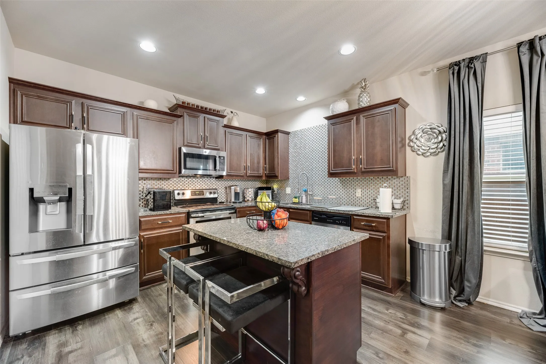 Single Family Residence For Sale in Kaufman County , 4004 Red Rock Drive, Heartland, Texas 75126, 3 Bedroom, 2 Bathroom, 2 Garage spaces, 1,471 Sqft, built in 2014, Preowned, mls#21244506, Real Estate Agent in Heartland, Homes For Sale in Kaufman county, Homes For Sale in Heartland, Realtor in Heartland Texas, Real Estate Brokerage Independent Realty Texas, Luminita Cordes Realtor
