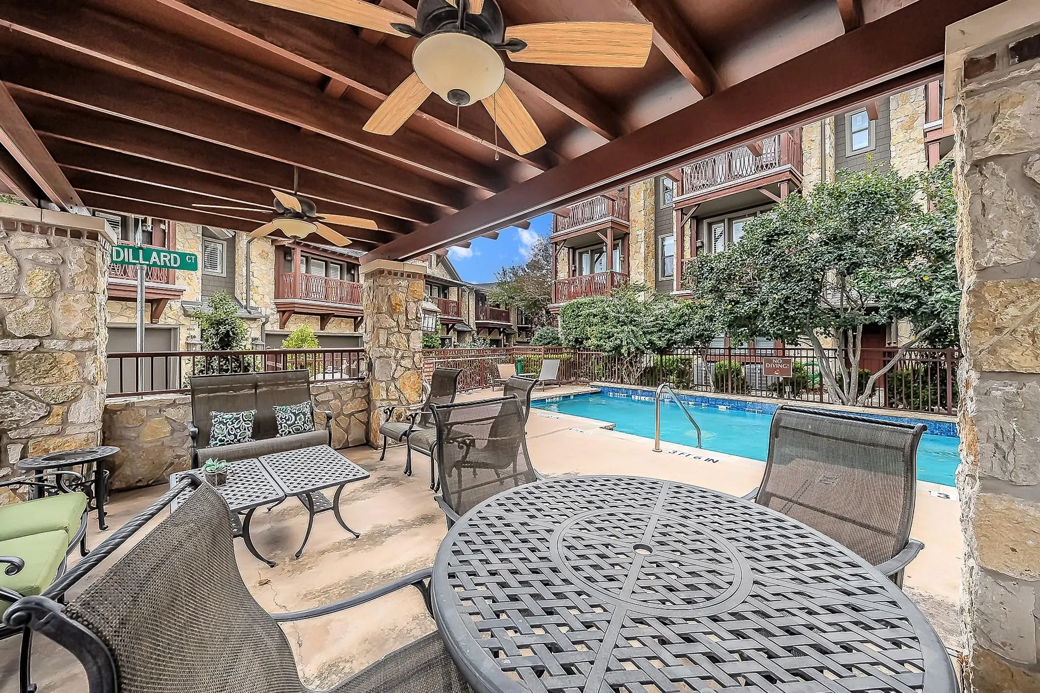 Townhouse For Sale in Dallas County , 6350 Oriole Drive, Dallas, Texas 75209, 3 Bedroom, 4 Bathroom, 2 Garage spaces, 1,948 Sqft, built in 2006, mls#21245511, Real Estate Agent in Dallas, Homes For Sale in Dallas county, Homes For Sale in Dallas, Realtor in Dallas Texas, Real Estate Brokerage Independent Realty Texas, Luminita Cordes Realtor