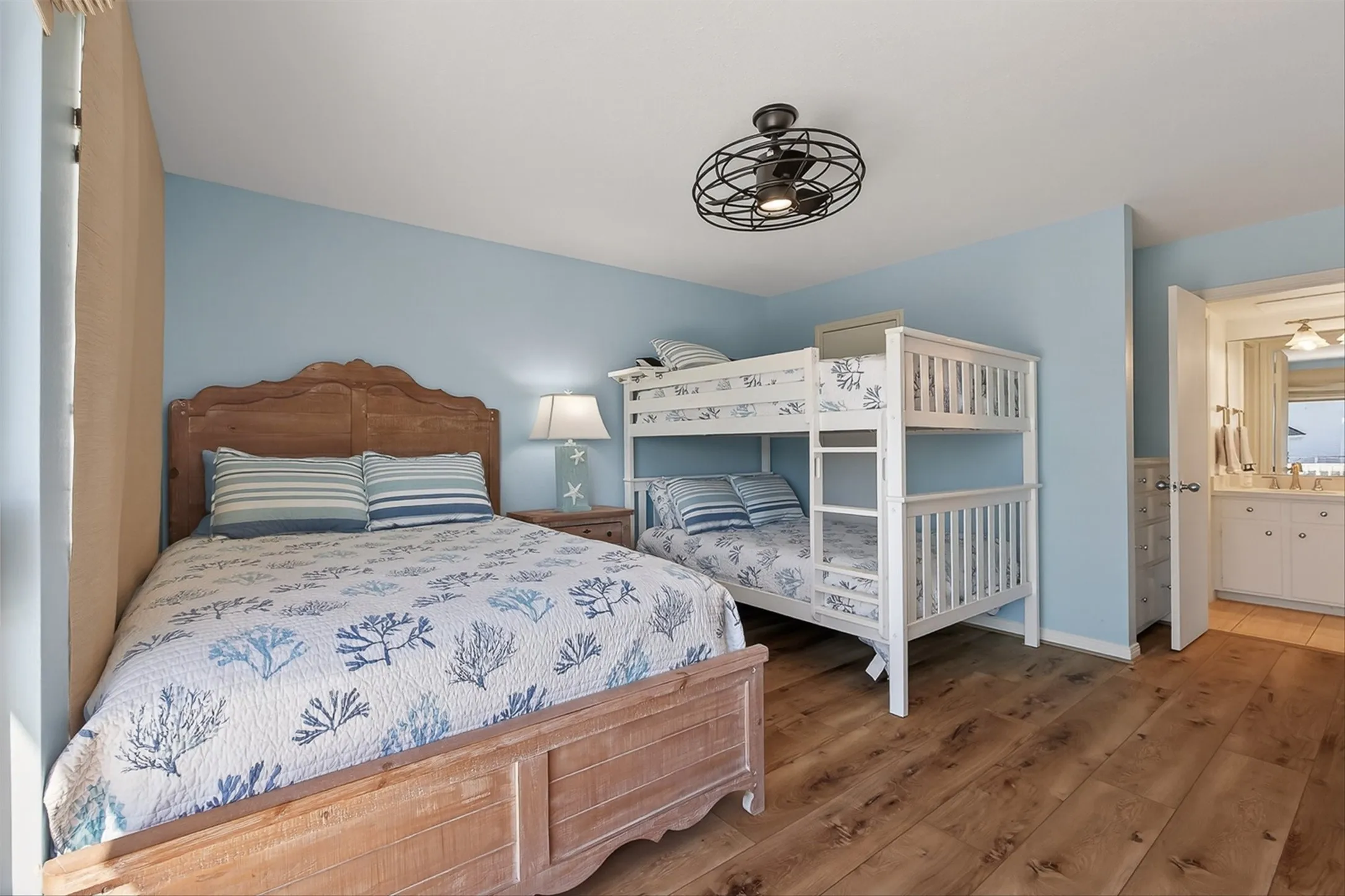 Single Family Residence For Sale in Galveston County , 4214 Ghost Crab Lane, Galveston, Texas 77554, 3 Bedroom, 3 Bathroom, 1 Garage spaces, 1,695 Sqft, built in 1983, mls#21210071, Real Estate Agent in Galveston, Homes For Sale in Galveston county, Homes For Sale in Galveston, Realtor in Galveston Texas, Real Estate Brokerage Independent Realty Texas, Luminita Cordes Realtor