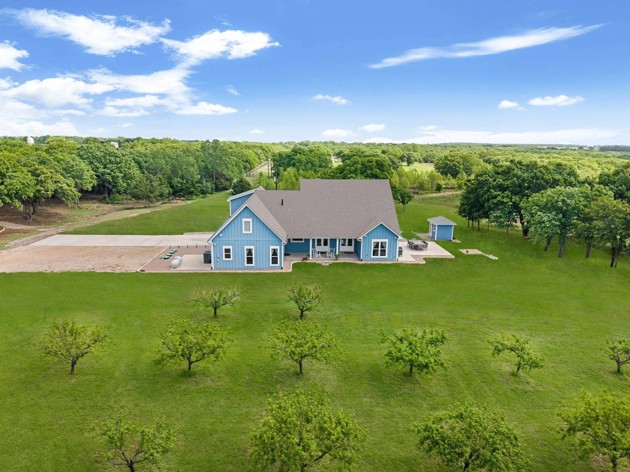 Single Family Residence For Sale in Montague County , 151 Faulkner Road, Sunset, Texas 76270, 3 Bedroom, 3 Bathroom, 2 Garage spaces, 2,955 Sqft, built in 2019, Preowned, mls#21245533, Real Estate Agent in Sunset, Homes For Sale in Montague county, Homes For Sale in Sunset, Realtor in Sunset Texas, Real Estate Brokerage Independent Realty Texas, Luminita Cordes Realtor
