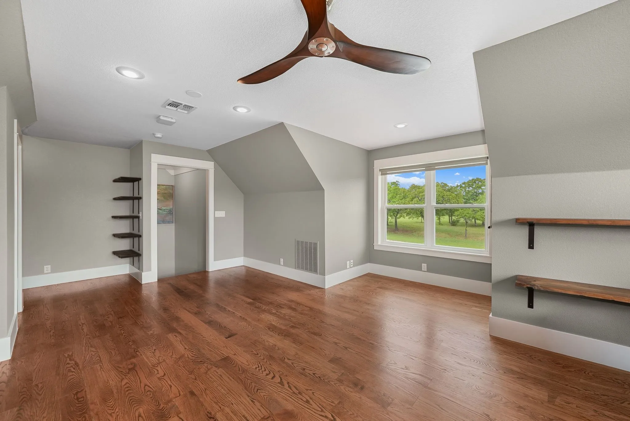 Single Family Residence For Sale in Montague County , 151 Faulkner Road, Sunset, Texas 76270, 3 Bedroom, 3 Bathroom, 2 Garage spaces, 2,955 Sqft, built in 2019, Preowned, mls#21245533, Real Estate Agent in Sunset, Homes For Sale in Montague county, Homes For Sale in Sunset, Realtor in Sunset Texas, Real Estate Brokerage Independent Realty Texas, Luminita Cordes Realtor