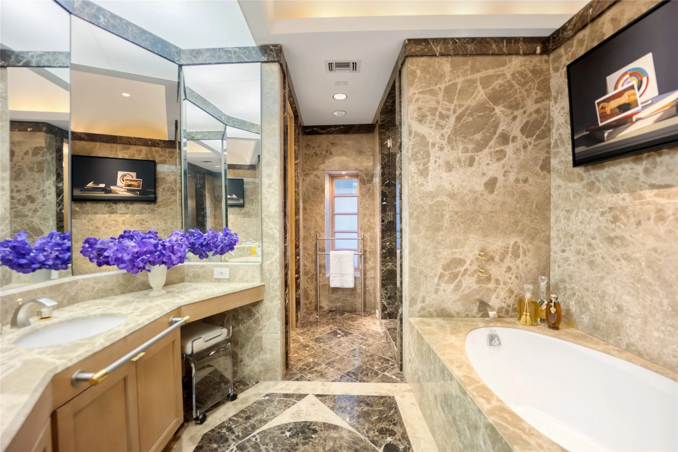 Single Family Residence For Sale in Dallas County , 3901 Turtle Creek Boulevard 7, Dallas, Texas 75219, 3 Bedroom, 6 Bathroom, 2 Garage spaces, 6,792 Sqft, built in 1997, Preowned, mls#21232424, Real Estate Agent in Dallas, Homes For Sale in Dallas county, Homes For Sale in Dallas, Realtor in Dallas Texas, Real Estate Brokerage Independent Realty Texas, Luminita Cordes Realtor