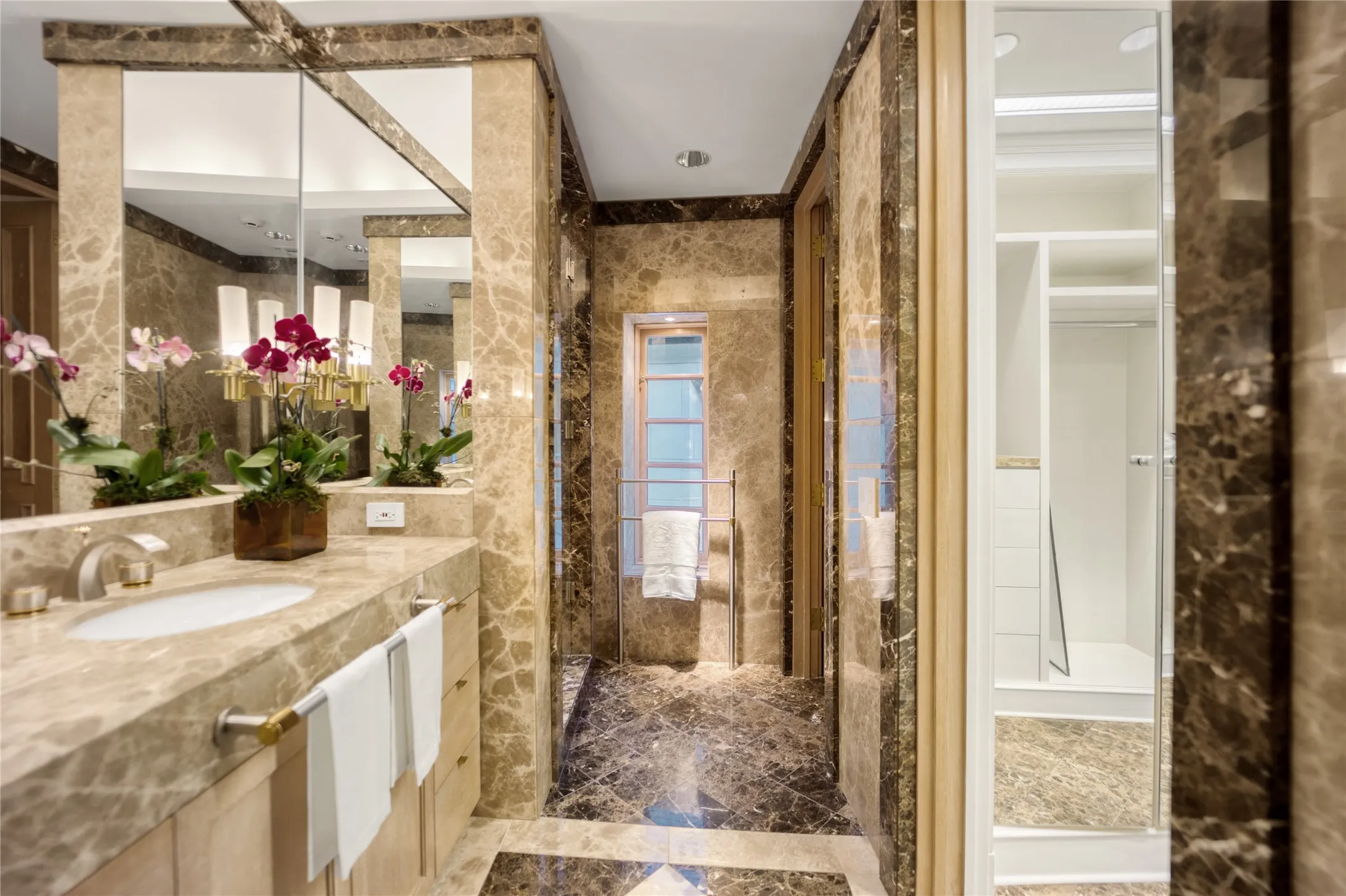 Single Family Residence For Sale in Dallas County , 3901 Turtle Creek Boulevard 7, Dallas, Texas 75219, 3 Bedroom, 6 Bathroom, 2 Garage spaces, 6,792 Sqft, built in 1997, Preowned, mls#21232424, Real Estate Agent in Dallas, Homes For Sale in Dallas county, Homes For Sale in Dallas, Realtor in Dallas Texas, Real Estate Brokerage Independent Realty Texas, Luminita Cordes Realtor