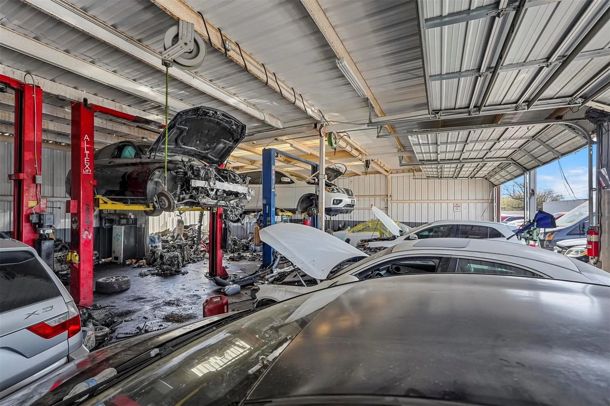 Industrial For Rent in Dallas County , 11909 C F Hawn Freeway, Dallas, Texas 75253, 0, 0, Garage spaces, 0 Sqft, built in 1990, Preowned, Price $4,000, mls#21245548, Real Estate Agent in Dallas, Homes For Rent in Dallas county, Homes For Rent in Dallas, Realtor in Dallas Texas, Real Estate Brokerage Independent Realty Texas, Luminita Cordes Realtor