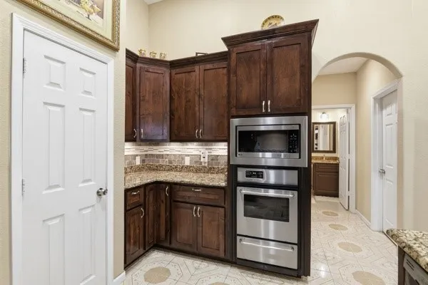 Single Family Residence For Sale in Denton County , 25452 Williams Drive, Justin, Texas 76247, 4 Bedroom, 3 Bathroom, 2 Garage spaces, 2,349 Sqft, built in 2014, Preowned, mls#21244088, Real Estate Agent in Justin, Homes For Sale in Denton county, Homes For Sale in Justin, Realtor in Justin Texas, Real Estate Brokerage Independent Realty Texas, Luminita Cordes Realtor