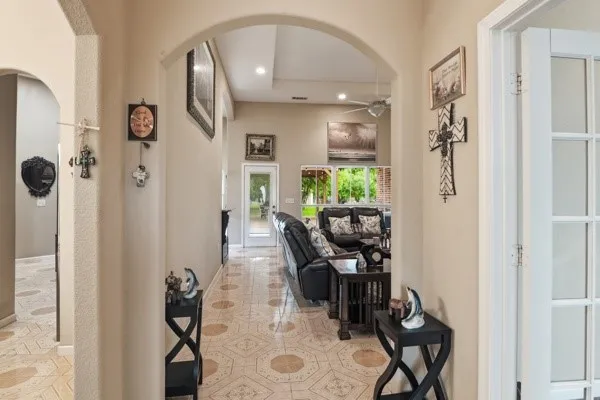 Single Family Residence For Sale in Denton County , 25452 Williams Drive, Justin, Texas 76247, 4 Bedroom, 3 Bathroom, 2 Garage spaces, 2,349 Sqft, built in 2014, Preowned, mls#21244088, Real Estate Agent in Justin, Homes For Sale in Denton county, Homes For Sale in Justin, Realtor in Justin Texas, Real Estate Brokerage Independent Realty Texas, Luminita Cordes Realtor