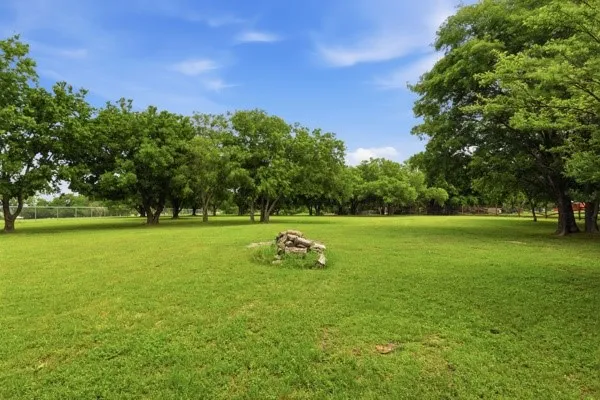 Single Family Residence For Sale in Denton County , 25452 Williams Drive, Justin, Texas 76247, 4 Bedroom, 3 Bathroom, 2 Garage spaces, 2,349 Sqft, built in 2014, Preowned, mls#21244088, Real Estate Agent in Justin, Homes For Sale in Denton county, Homes For Sale in Justin, Realtor in Justin Texas, Real Estate Brokerage Independent Realty Texas, Luminita Cordes Realtor