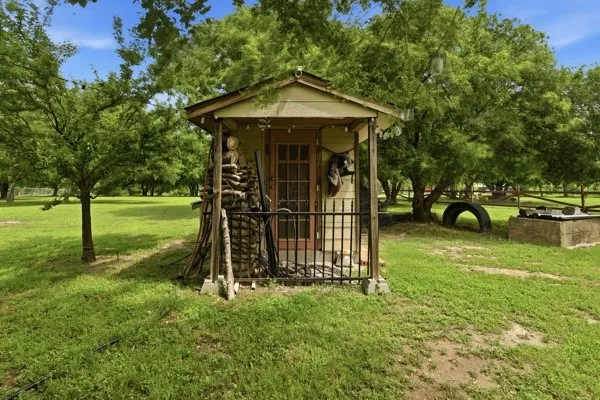 Single Family Residence For Sale in Denton County , 25452 Williams Drive, Justin, Texas 76247, 4 Bedroom, 3 Bathroom, 2 Garage spaces, 2,349 Sqft, built in 2014, Preowned, mls#21244088, Real Estate Agent in Justin, Homes For Sale in Denton county, Homes For Sale in Justin, Realtor in Justin Texas, Real Estate Brokerage Independent Realty Texas, Luminita Cordes Realtor