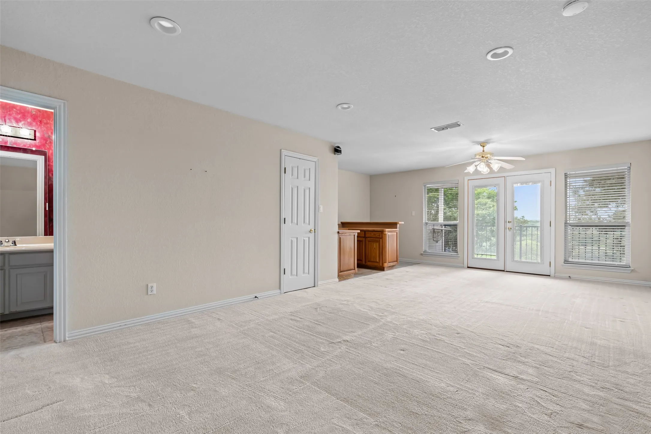 Single Family Residence For Sale in Parker County , 130 Bluff View, Aledo, Texas 76008, 4 Bedroom, 3 Bathroom, 2 Garage spaces, 2,945 Sqft, built in 1998, mls#21245559, Real Estate Agent in Aledo, Homes For Sale in Parker county, Homes For Sale in Aledo, Realtor in Aledo Texas, Real Estate Brokerage Independent Realty Texas, Luminita Cordes Realtor