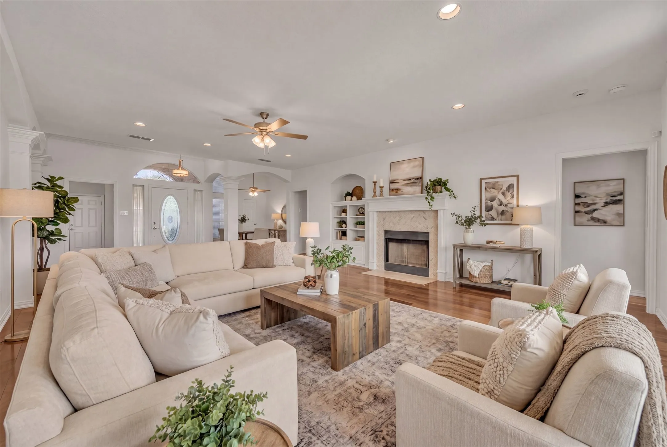 Single Family Residence For Sale in Parker County , 130 Bluff View, Aledo, Texas 76008, 4 Bedroom, 3 Bathroom, 2 Garage spaces, 2,945 Sqft, built in 1998, mls#21245559, Real Estate Agent in Aledo, Homes For Sale in Parker county, Homes For Sale in Aledo, Realtor in Aledo Texas, Real Estate Brokerage Independent Realty Texas, Luminita Cordes Realtor