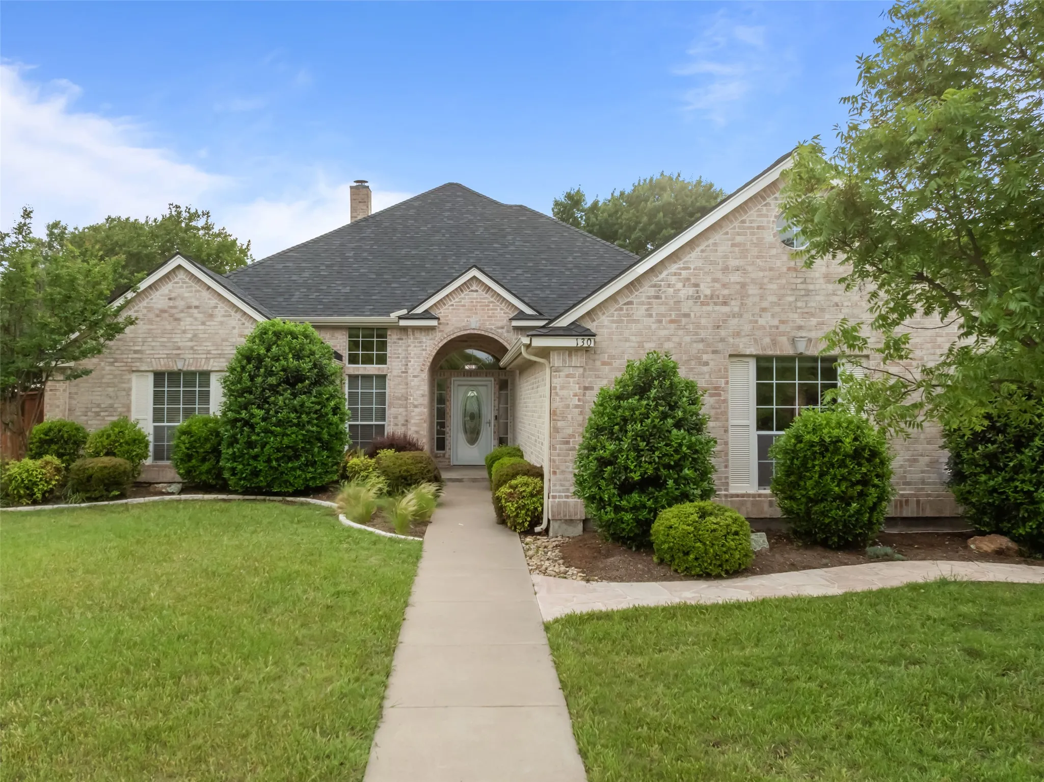Single Family Residence For Sale in Parker County , 130 Bluff View, Aledo, Texas 76008, 4 Bedroom, 3 Bathroom, 2 Garage spaces, 2,945 Sqft, built in 1998, mls#21245559, Real Estate Agent in Aledo, Homes For Sale in Parker county, Homes For Sale in Aledo, Realtor in Aledo Texas, Real Estate Brokerage Independent Realty Texas, Luminita Cordes Realtor