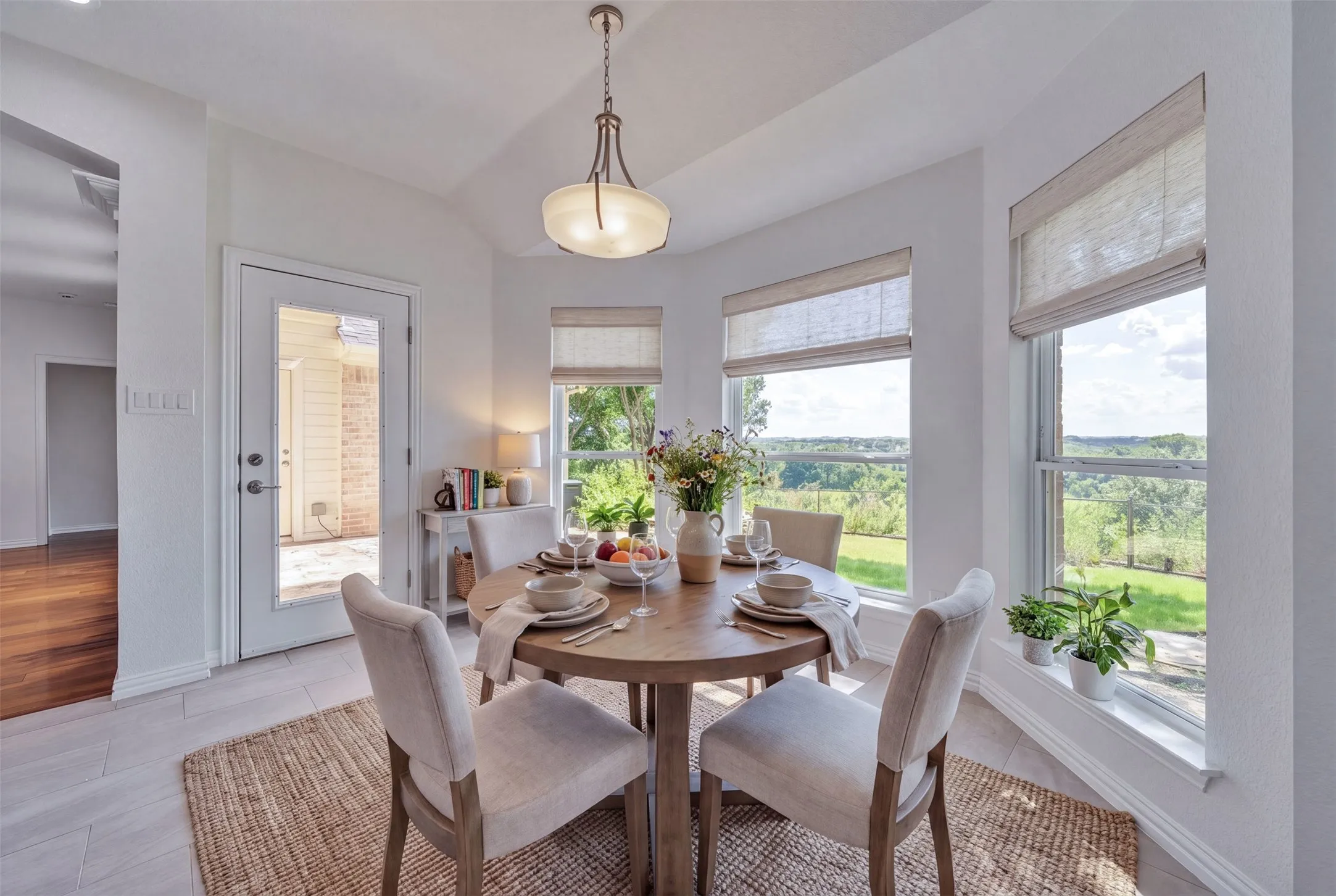 Single Family Residence For Sale in Parker County , 130 Bluff View, Aledo, Texas 76008, 4 Bedroom, 3 Bathroom, 2 Garage spaces, 2,945 Sqft, built in 1998, mls#21245559, Real Estate Agent in Aledo, Homes For Sale in Parker county, Homes For Sale in Aledo, Realtor in Aledo Texas, Real Estate Brokerage Independent Realty Texas, Luminita Cordes Realtor