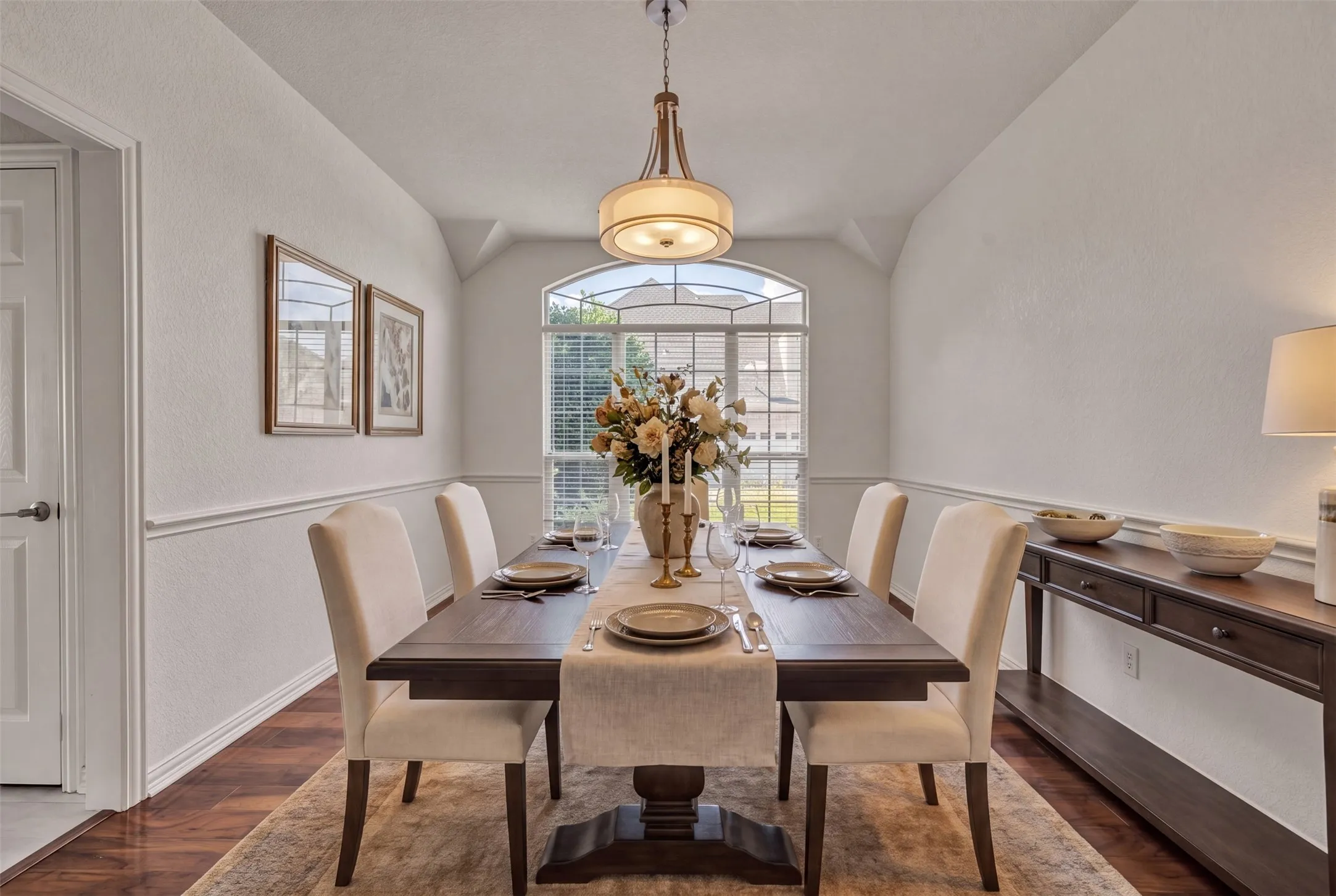 Single Family Residence For Sale in Parker County , 130 Bluff View, Aledo, Texas 76008, 4 Bedroom, 3 Bathroom, 2 Garage spaces, 2,945 Sqft, built in 1998, mls#21245559, Real Estate Agent in Aledo, Homes For Sale in Parker county, Homes For Sale in Aledo, Realtor in Aledo Texas, Real Estate Brokerage Independent Realty Texas, Luminita Cordes Realtor