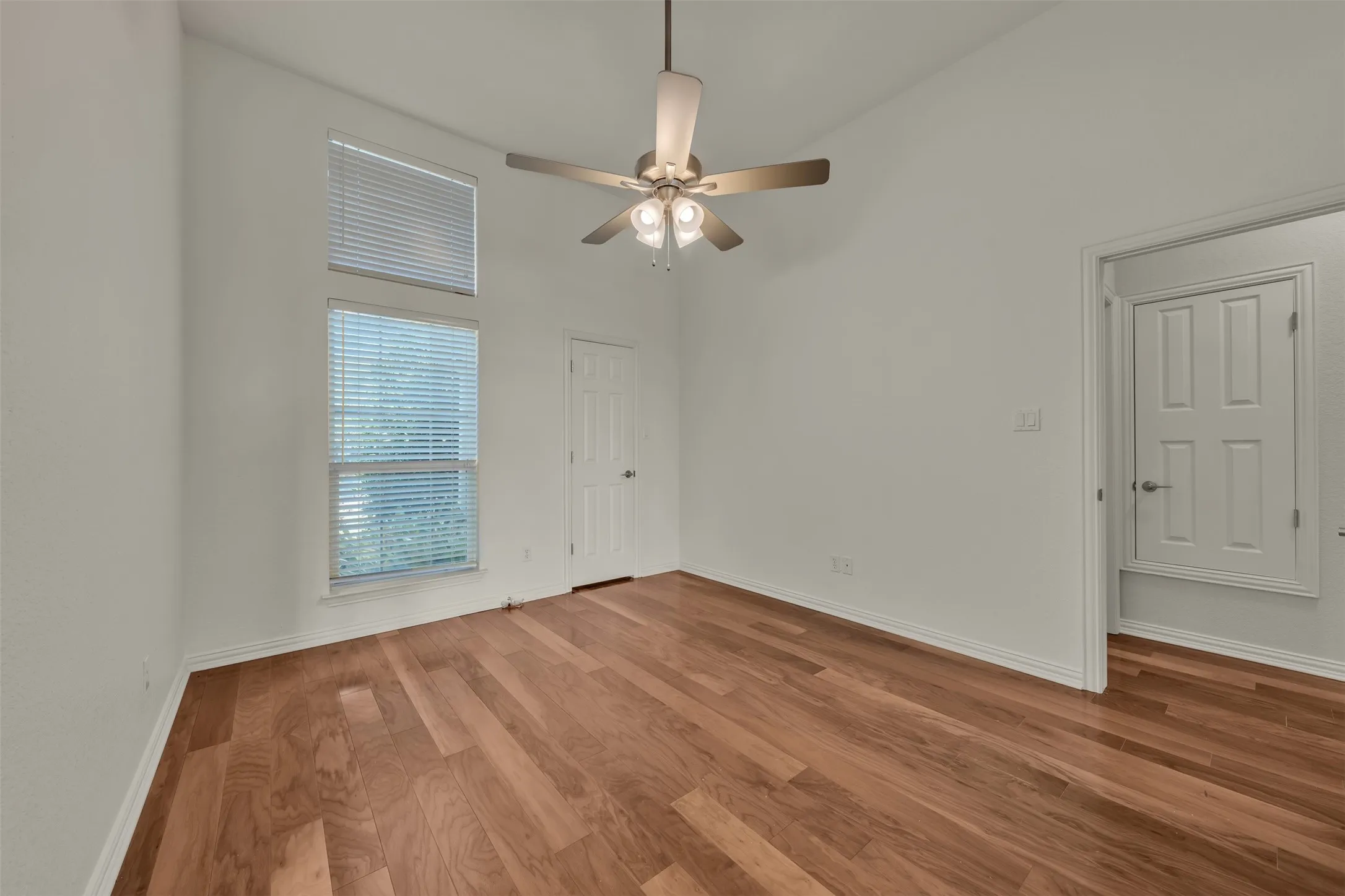 Single Family Residence For Sale in Parker County , 130 Bluff View, Aledo, Texas 76008, 4 Bedroom, 3 Bathroom, 2 Garage spaces, 2,945 Sqft, built in 1998, mls#21245559, Real Estate Agent in Aledo, Homes For Sale in Parker county, Homes For Sale in Aledo, Realtor in Aledo Texas, Real Estate Brokerage Independent Realty Texas, Luminita Cordes Realtor