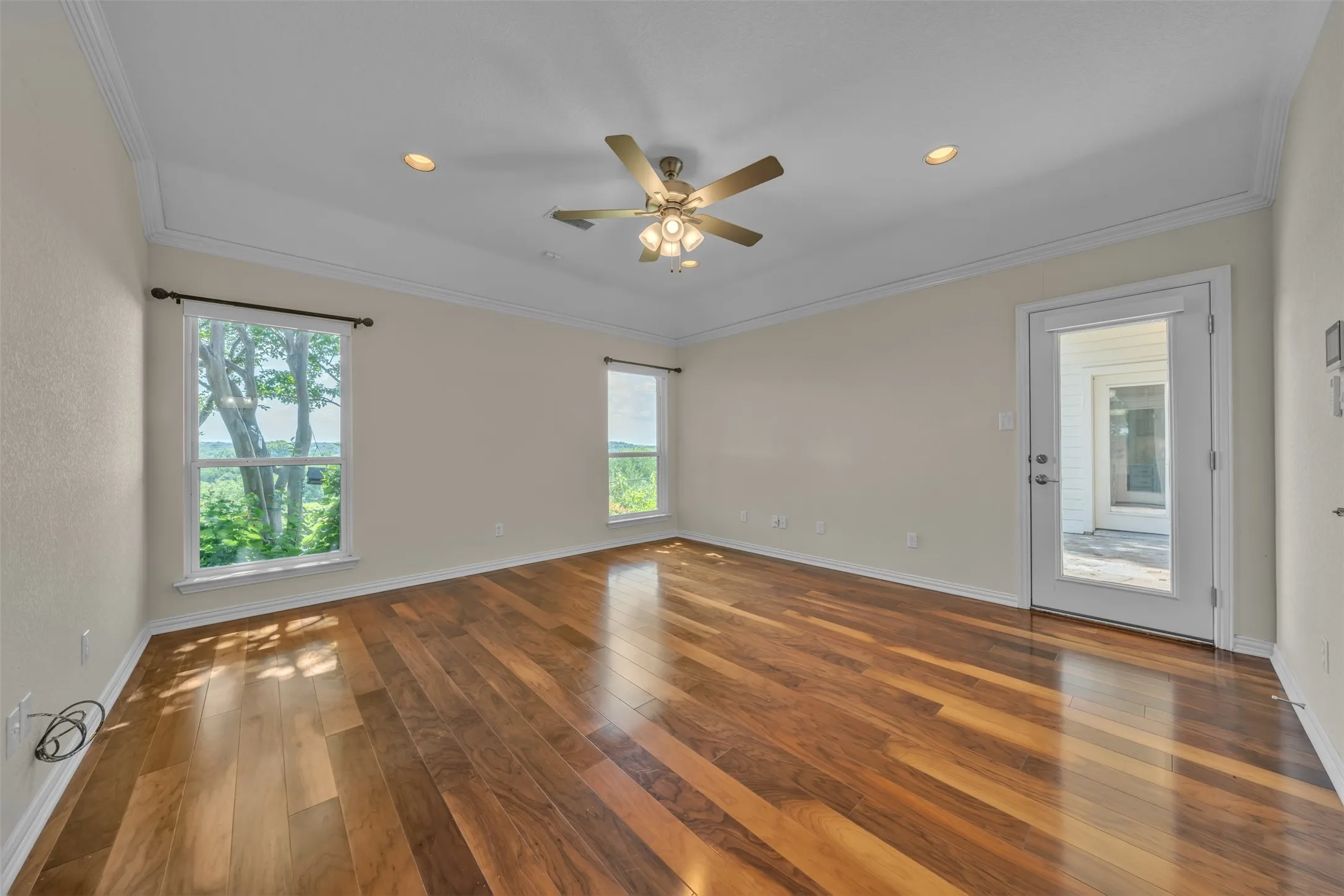 Single Family Residence For Sale in Parker County , 130 Bluff View, Aledo, Texas 76008, 4 Bedroom, 3 Bathroom, 2 Garage spaces, 2,945 Sqft, built in 1998, mls#21245559, Real Estate Agent in Aledo, Homes For Sale in Parker county, Homes For Sale in Aledo, Realtor in Aledo Texas, Real Estate Brokerage Independent Realty Texas, Luminita Cordes Realtor