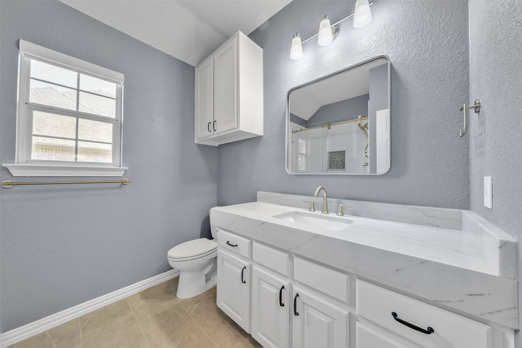 Single Family Residence For Sale in Parker County , 130 Bluff View, Aledo, Texas 76008, 4 Bedroom, 3 Bathroom, 2 Garage spaces, 2,945 Sqft, built in 1998, mls#21245559, Real Estate Agent in Aledo, Homes For Sale in Parker county, Homes For Sale in Aledo, Realtor in Aledo Texas, Real Estate Brokerage Independent Realty Texas, Luminita Cordes Realtor