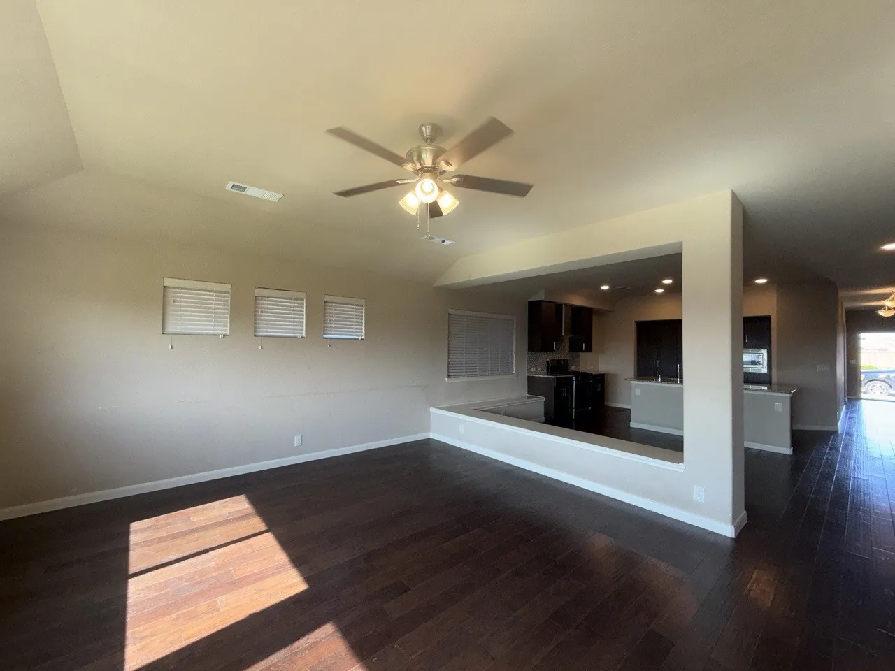 Single Family Residence For Sale in Kaufman County , 3315 Slate Drive, Forney, Texas 75126, 4 Bedroom, 2 Bathroom, 2 Garage spaces, 2,170 Sqft, built in 2018, Preowned, mls#21241330, Real Estate Agent in Forney, Homes For Sale in Kaufman county, Homes For Sale in Forney, Realtor in Forney Texas, Real Estate Brokerage Independent Realty Texas, Luminita Cordes Realtor