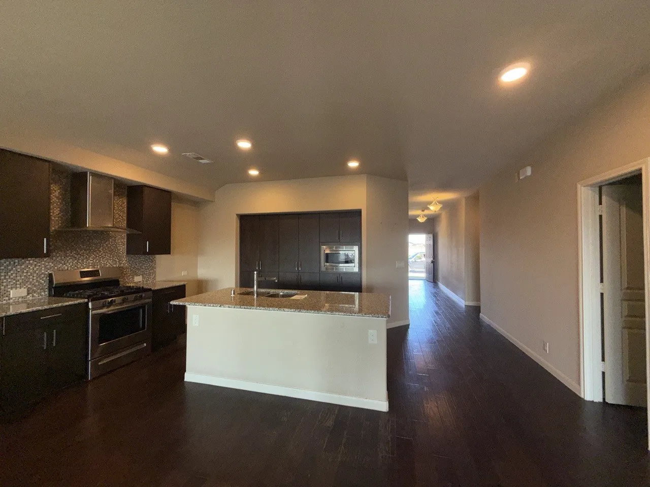 Single Family Residence For Sale in Kaufman County , 3315 Slate Drive, Forney, Texas 75126, 4 Bedroom, 2 Bathroom, 2 Garage spaces, 2,170 Sqft, built in 2018, Preowned, mls#21241330, Real Estate Agent in Forney, Homes For Sale in Kaufman county, Homes For Sale in Forney, Realtor in Forney Texas, Real Estate Brokerage Independent Realty Texas, Luminita Cordes Realtor