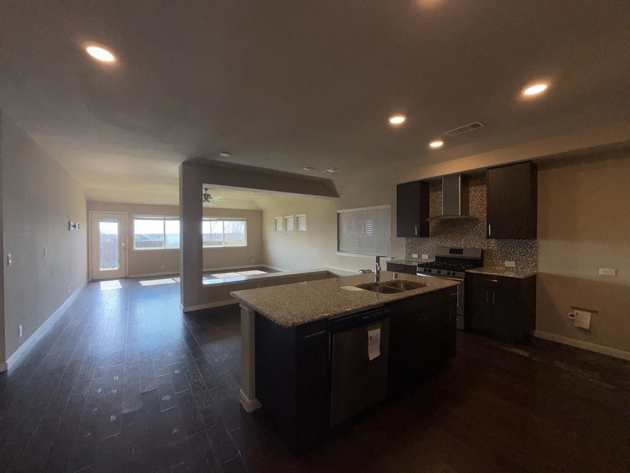 Single Family Residence For Sale in Kaufman County , 3315 Slate Drive, Forney, Texas 75126, 4 Bedroom, 2 Bathroom, 2 Garage spaces, 2,170 Sqft, built in 2018, Preowned, mls#21241330, Real Estate Agent in Forney, Homes For Sale in Kaufman county, Homes For Sale in Forney, Realtor in Forney Texas, Real Estate Brokerage Independent Realty Texas, Luminita Cordes Realtor
