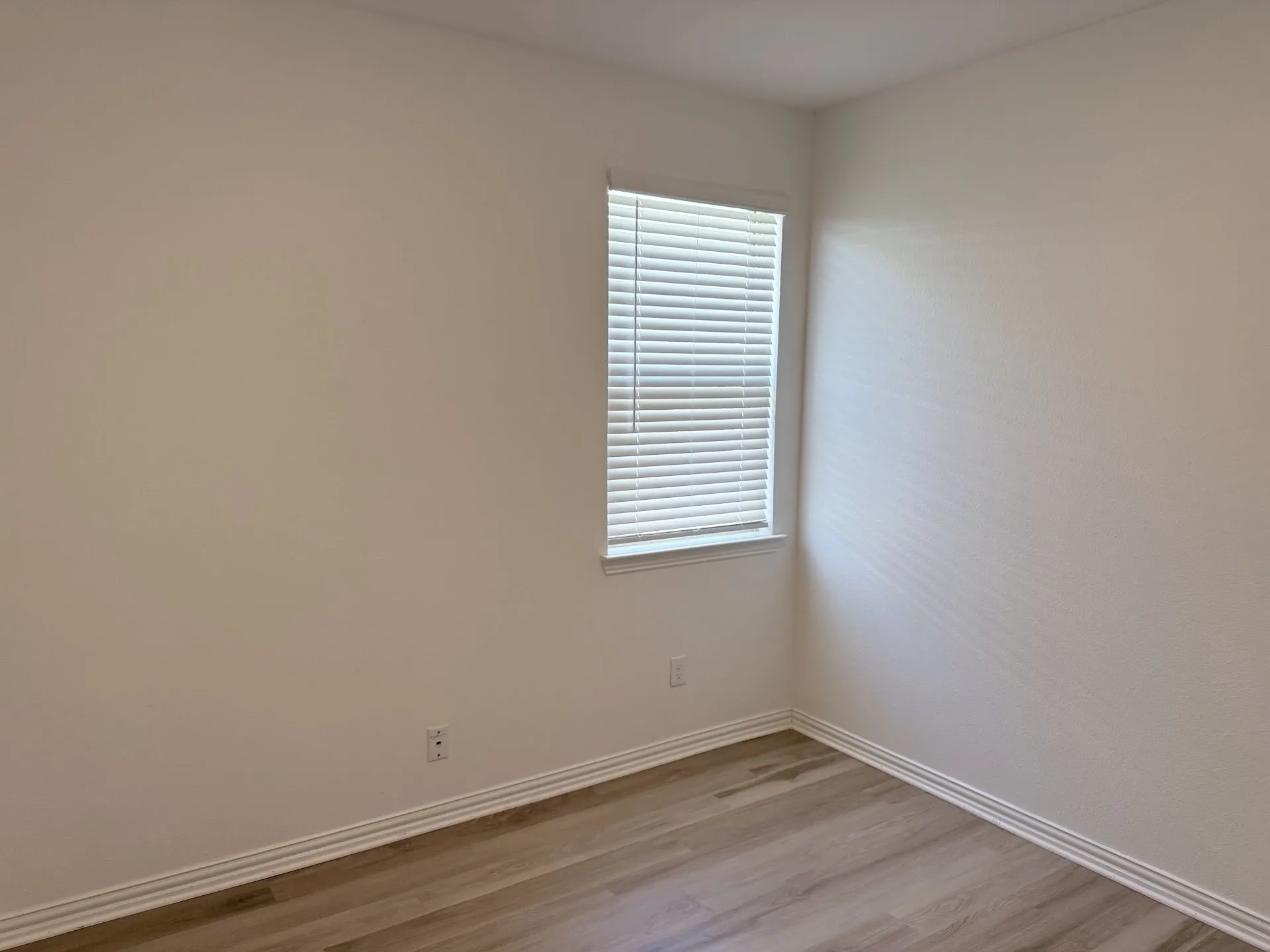 Single Family Residence For Rent in Denton County , 1833 Lake Grove Drive, Little Elm, Texas 75068, 3 Bedroom, 2 Bathroom, 2 Garage spaces, 1,602 Sqft, built in 2022, mls#21243316, Real Estate Agent in Little Elm, Homes For Rent in Denton county, Homes For Rent in Little Elm, Realtor in Little Elm Texas, Real Estate Brokerage Independent Realty Texas, Luminita Cordes Realtor