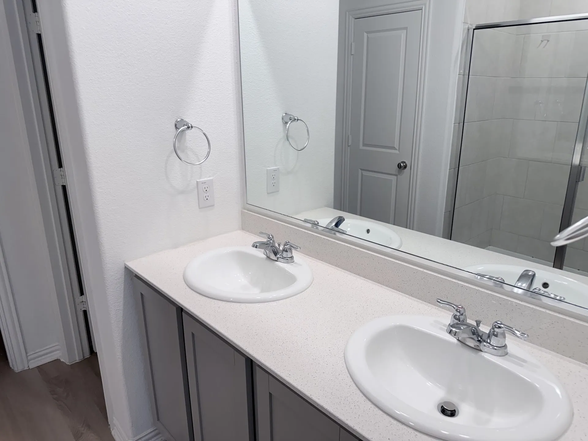 Single Family Residence For Rent in Denton County , 1833 Lake Grove Drive, Little Elm, Texas 75068, 3 Bedroom, 2 Bathroom, 2 Garage spaces, 1,602 Sqft, built in 2022, mls#21243316, Real Estate Agent in Little Elm, Homes For Rent in Denton county, Homes For Rent in Little Elm, Realtor in Little Elm Texas, Real Estate Brokerage Independent Realty Texas, Luminita Cordes Realtor