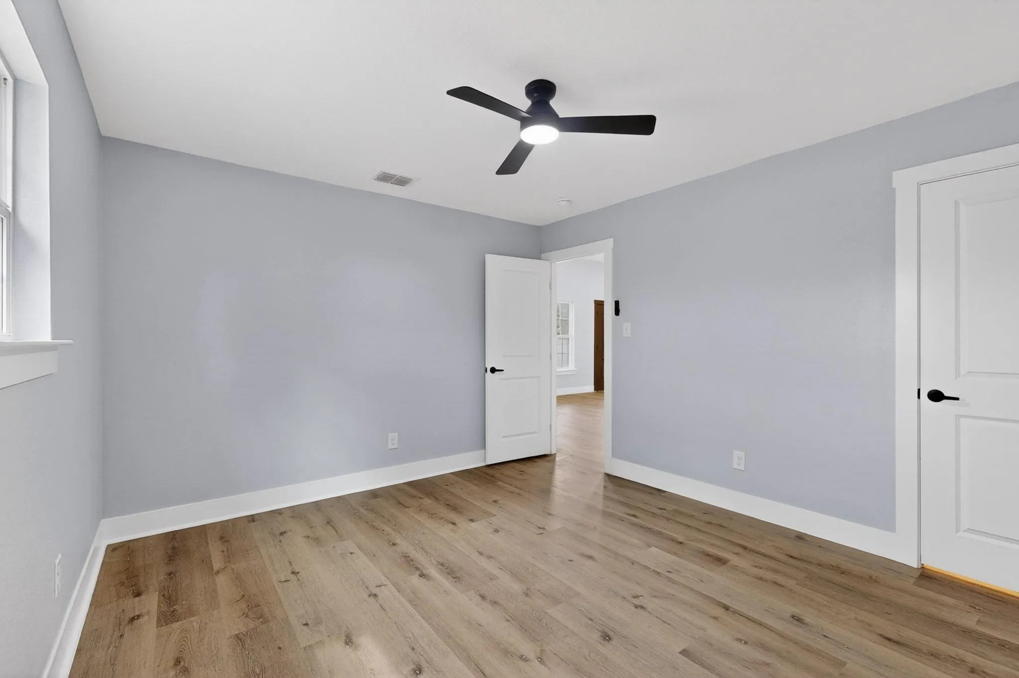 Single Family Residence For Sale in Kaufman County , 6060 County Road 166, Kaufman, Texas 75142, 5 Bedroom, 3 Bathroom, Garage spaces, 2,160 Sqft, built in 1990, Preowned, mls#21245640, Real Estate Agent in Kaufman, Homes For Sale in Kaufman county, Homes For Sale in Kaufman, Realtor in Kaufman Texas, Real Estate Brokerage Independent Realty Texas, Luminita Cordes Realtor